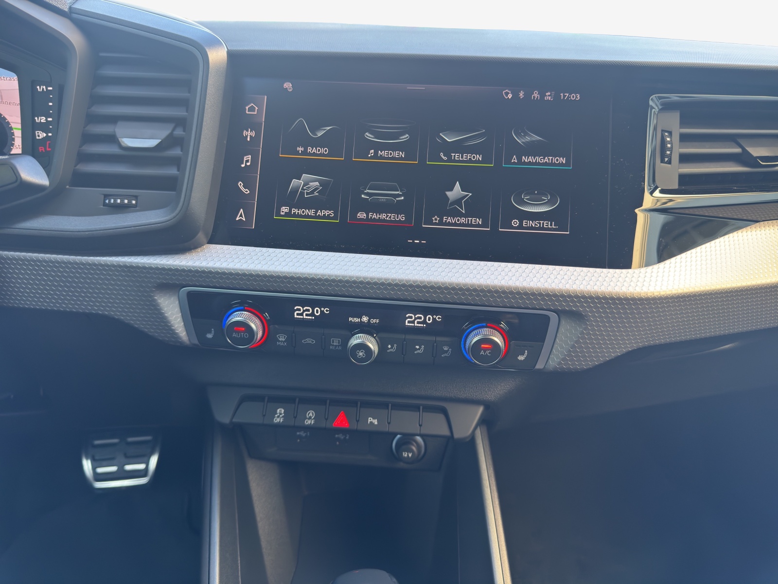 AUDI A1 Sportback 30 TFSI Attraction S-tronic-image-10
