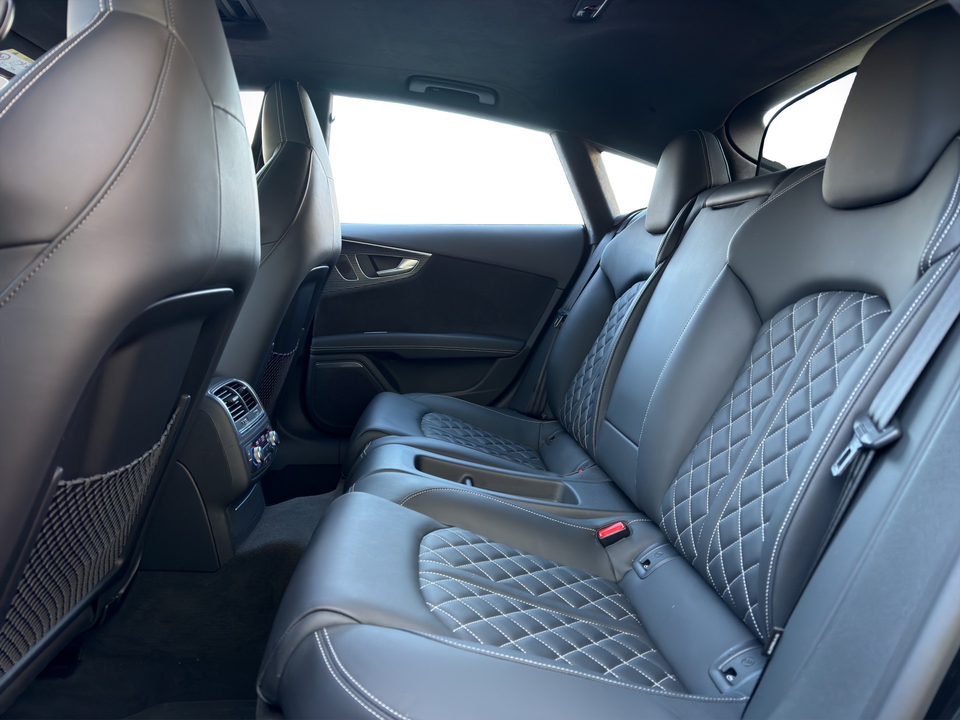 AUDI S7 Sportback 4.0 TFSI V8 quattro S-tronic-image-14