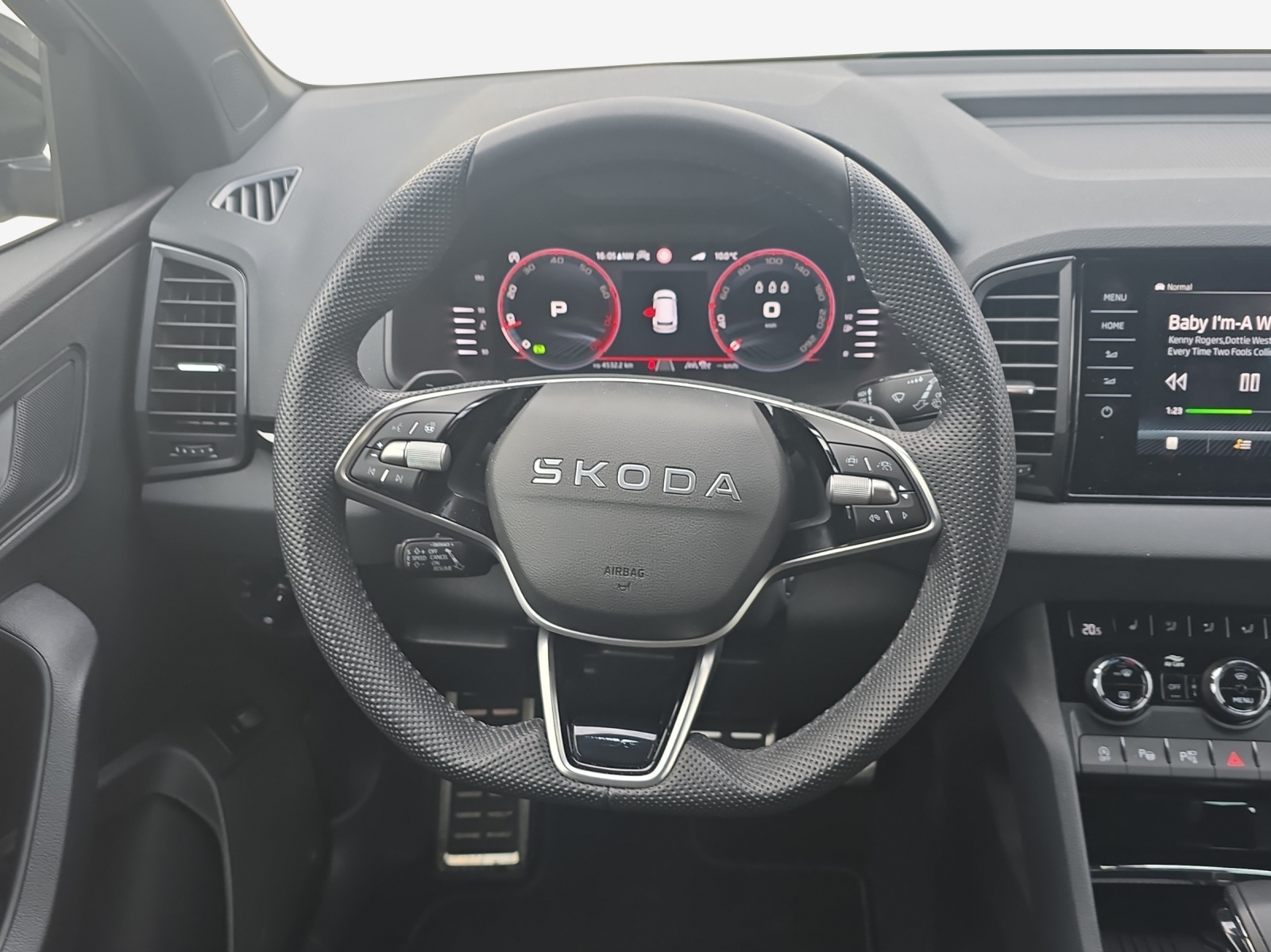 SKODA Karoq 2.0 TSI SportLine 4x4 DSG-image-9