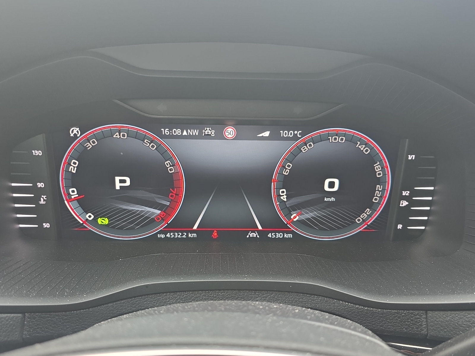 SKODA Karoq 2.0 TSI SportLine 4x4 DSG-image-15