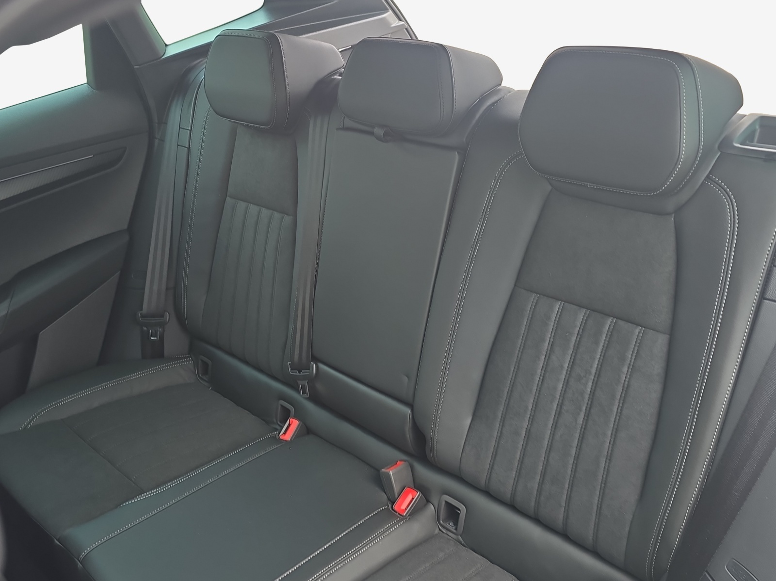 SKODA Karoq 2.0 TSI SportLine 4x4 DSG-image-11