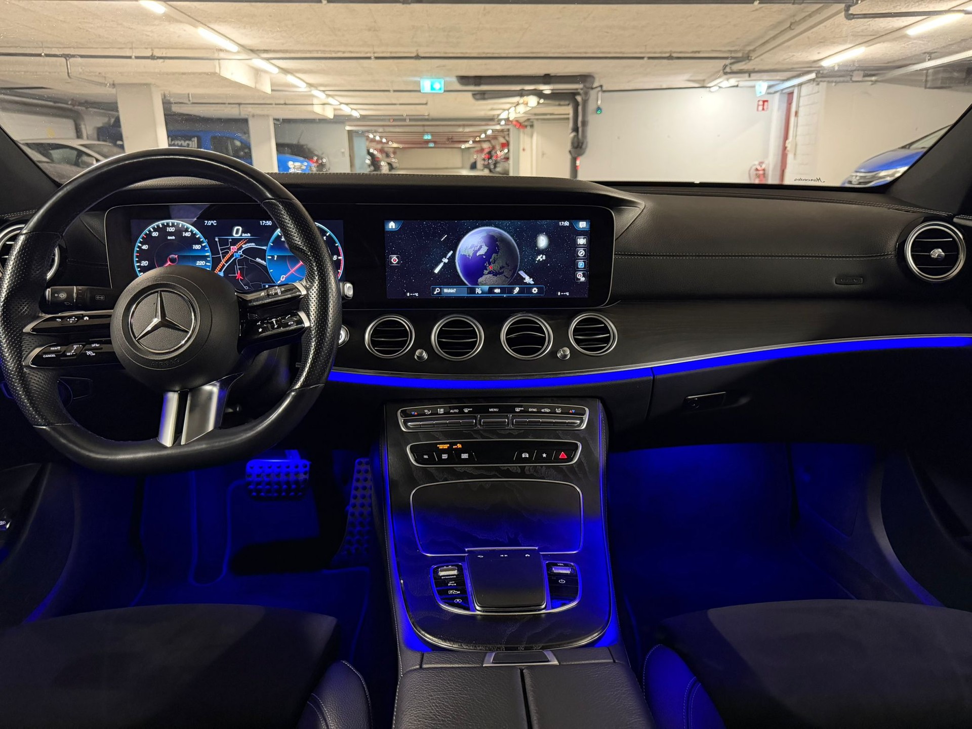 MERCEDES-BENZ E 220 d AMG Line 9G-Tronic-image-9