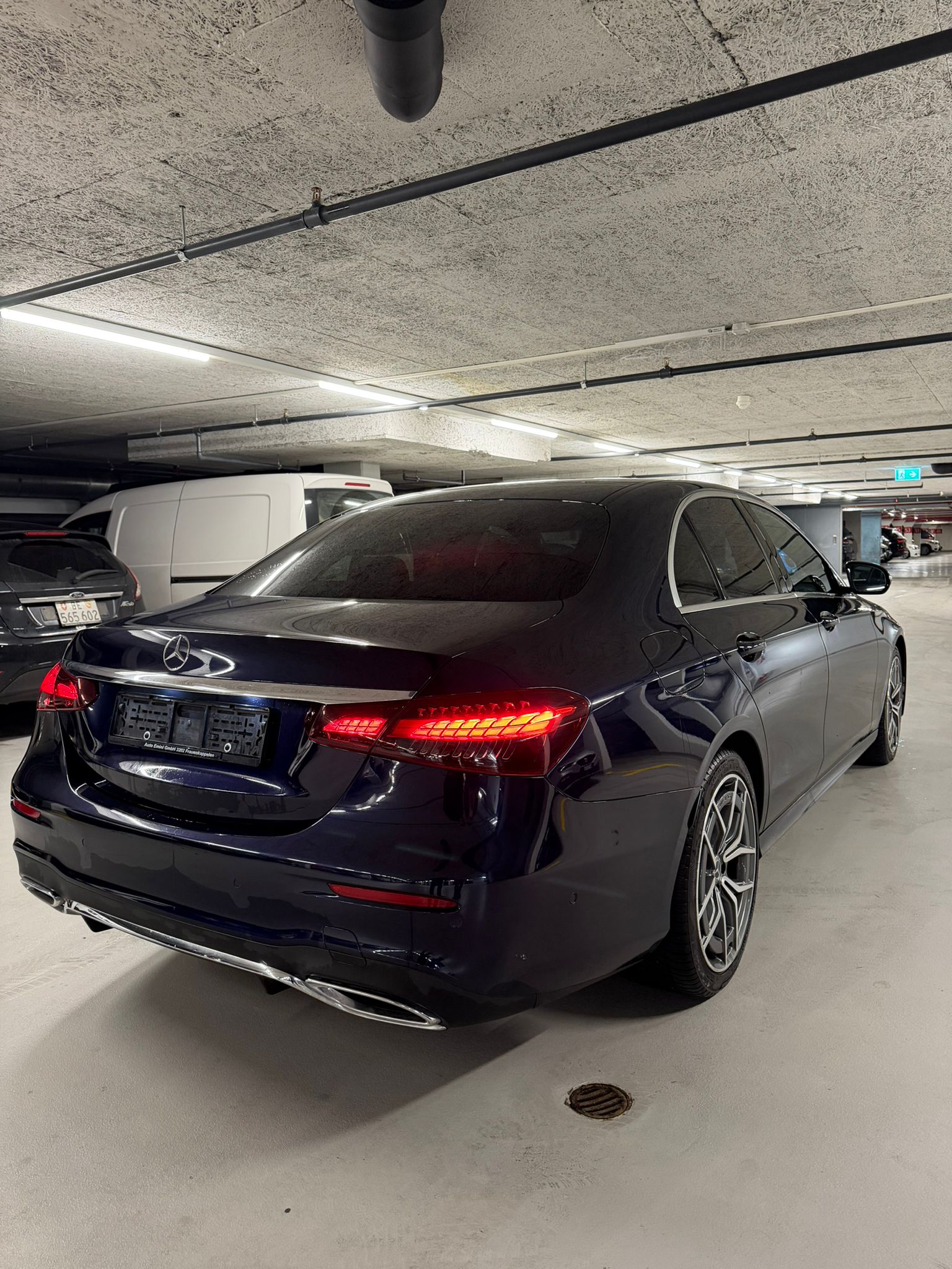 MERCEDES-BENZ E 220 d AMG Line 9G-Tronic-image-3