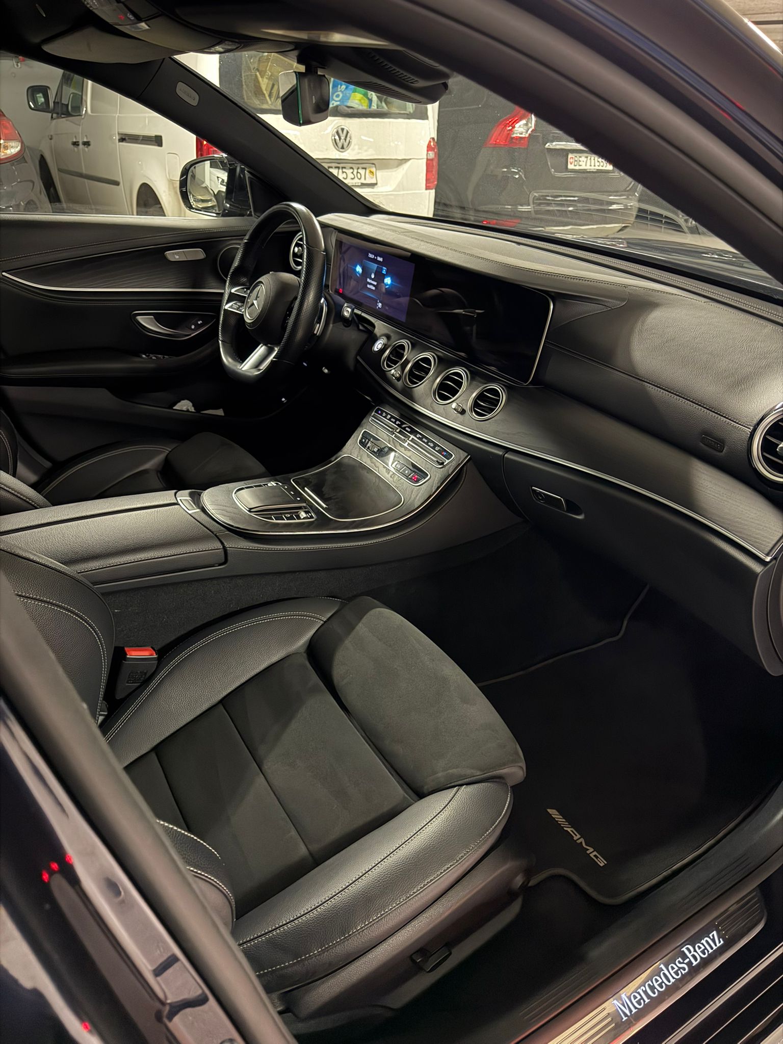 MERCEDES-BENZ E 220 d AMG Line 9G-Tronic-image-6