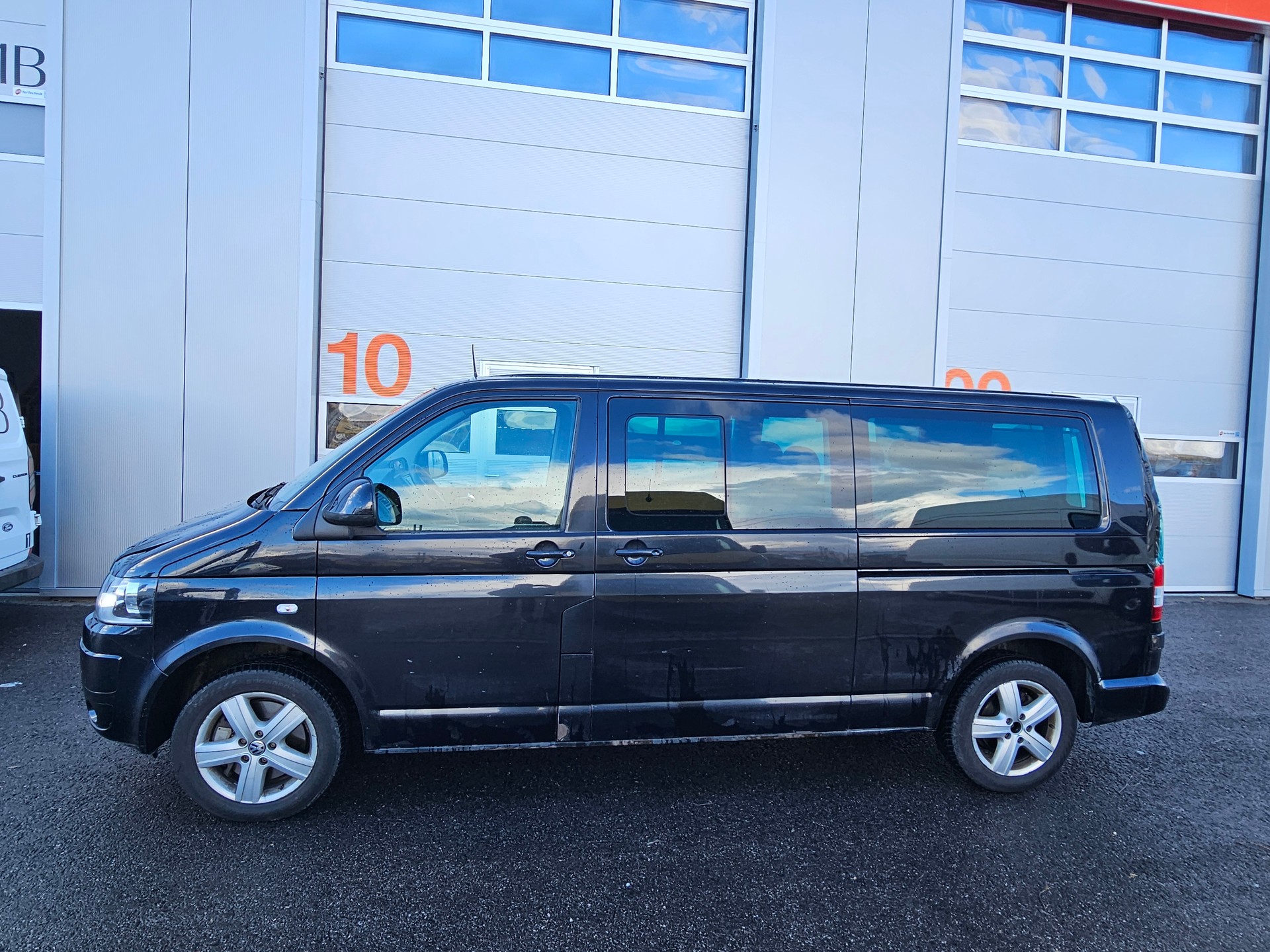 VW T5 Caravelle Comfortline 2.0 TDI CR 4Motion DSG-image-1
