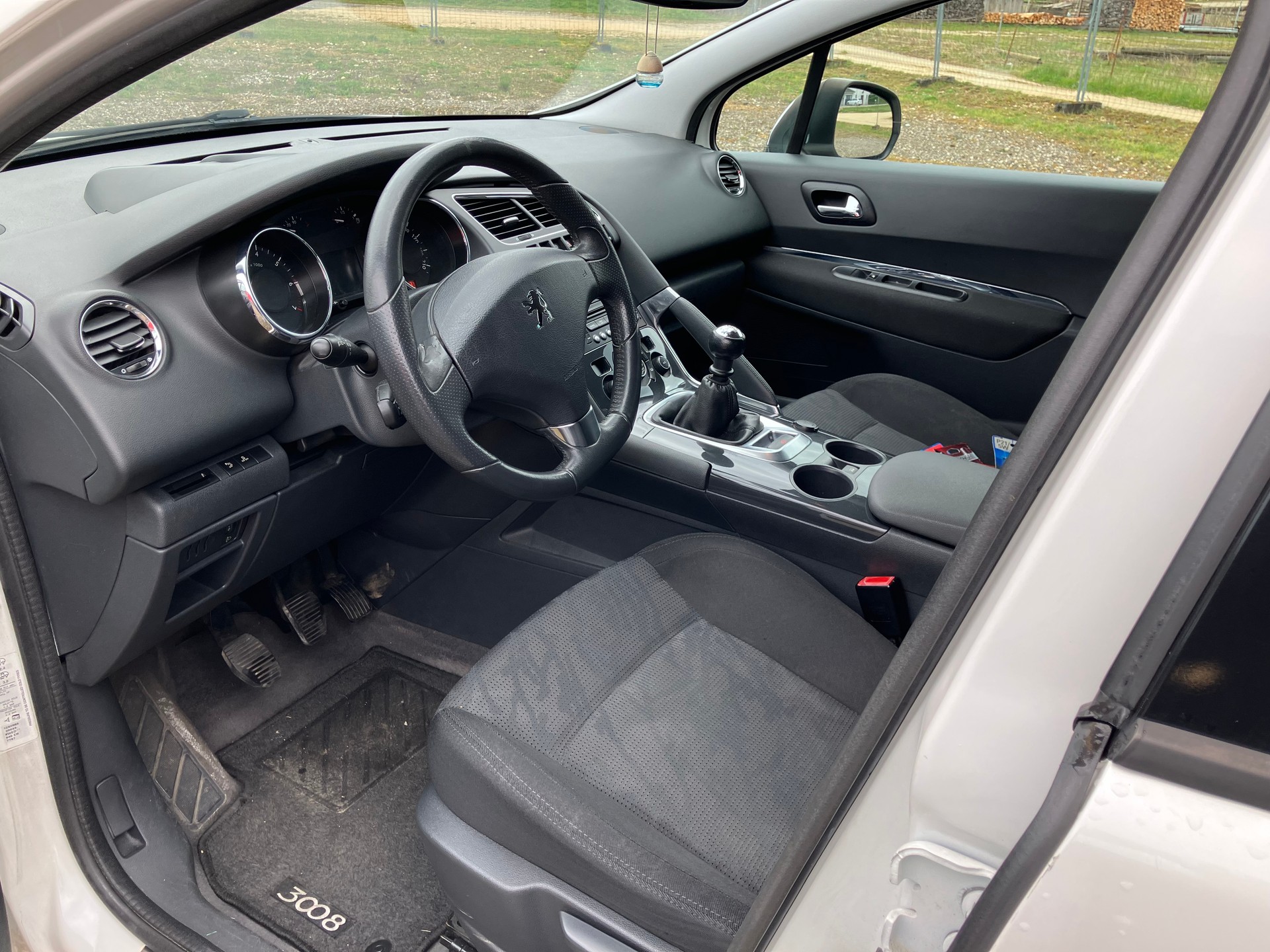 PEUGEOT 3008 1.6 16V T Sport-image-5