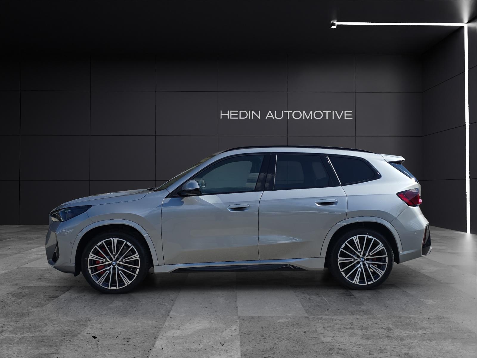 BMW iX1 30 xDrive-showroom-element-2