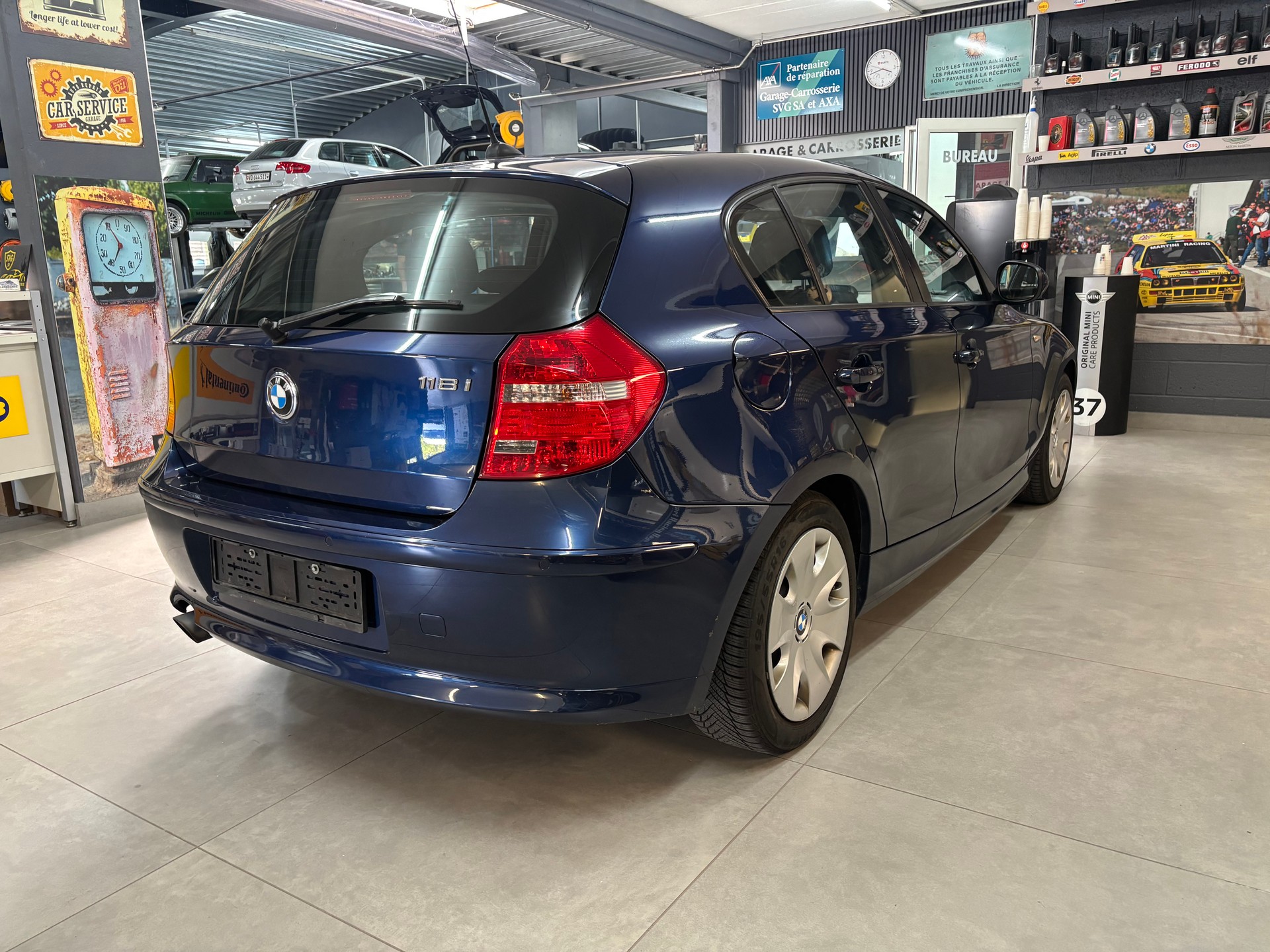 BMW 118i Steptronic-image-4