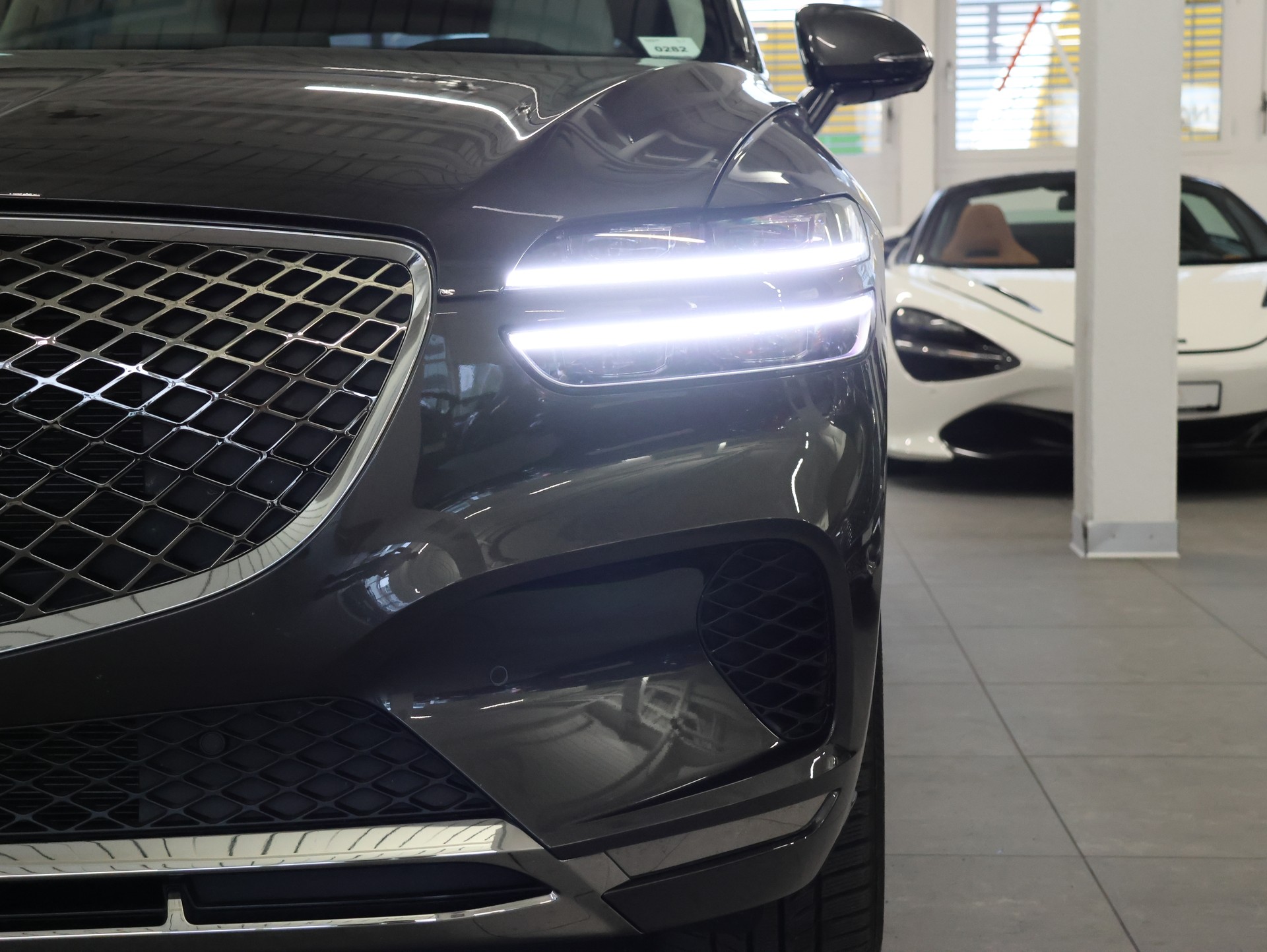 GENESIS GV70 2.2 CRDI Luxury AT8 AWD *Panoramadach* *Luxury Packet* *Fortlaufende Werksgarantie*-image-8