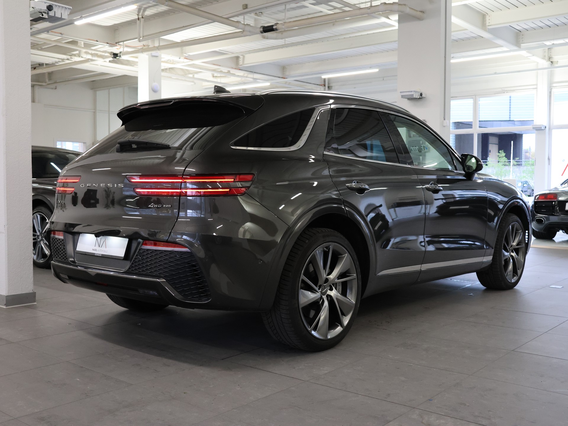 GENESIS GV70 2.2 CRDI Luxury AT8 AWD *Panoramadach* *Luxury Packet* *Fortlaufende Werksgarantie*-image-5
