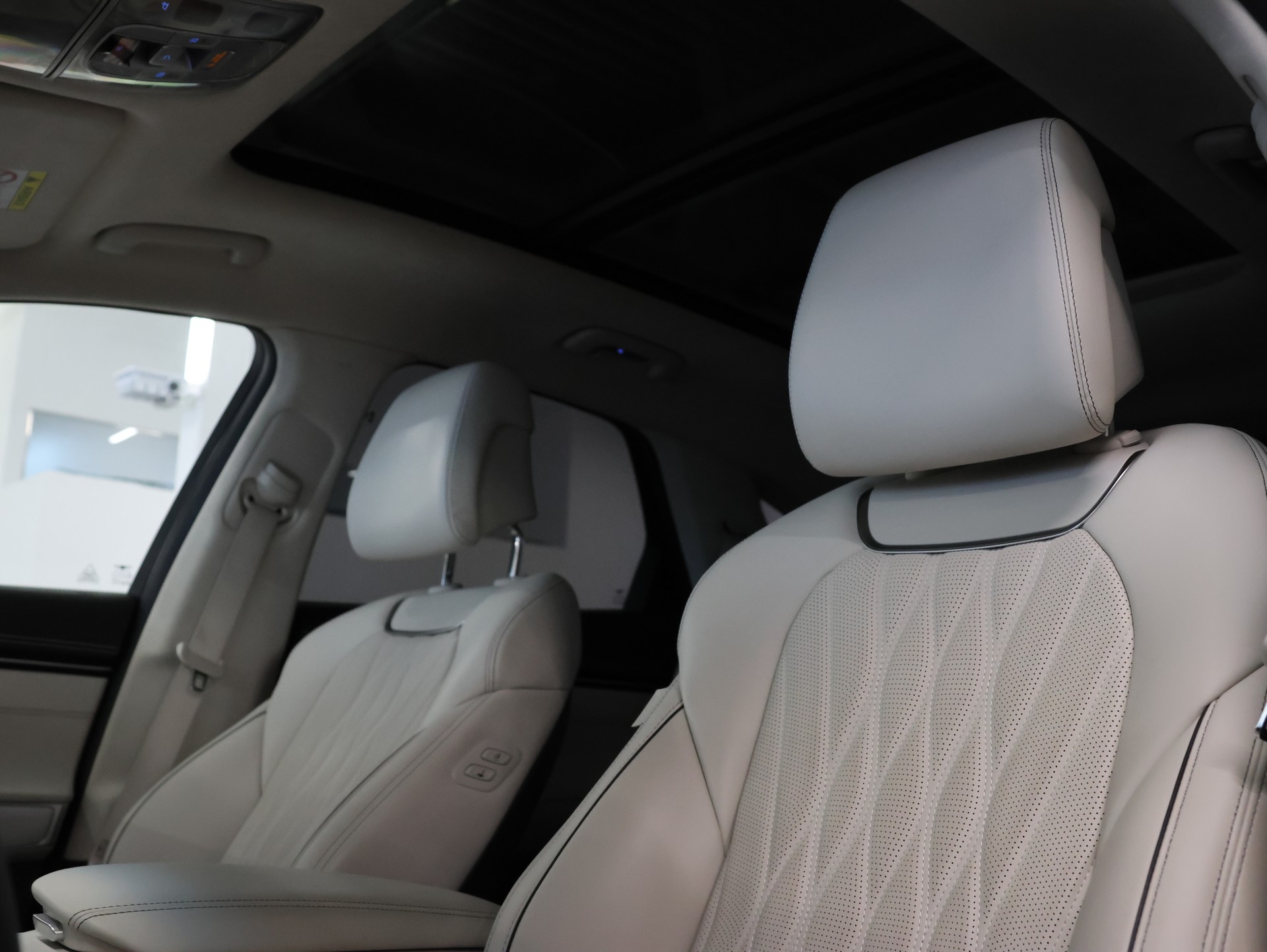 GENESIS GV70 2.2 CRDI Luxury AT8 AWD *Panoramadach* *Luxury Packet* *Fortlaufende Werksgarantie*-image-18