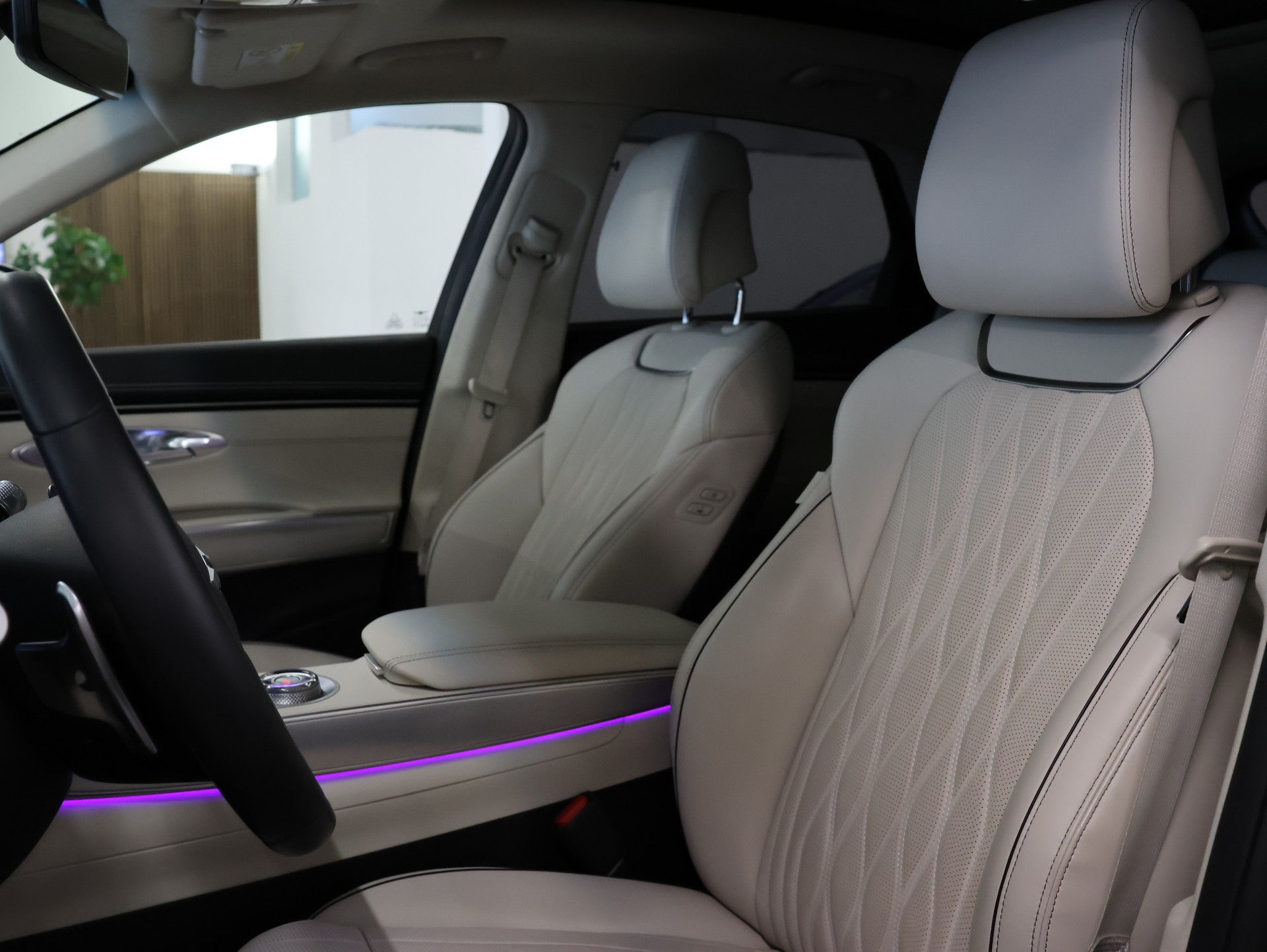 GENESIS GV70 2.2 CRDI Luxury AT8 AWD *Panoramadach* *Luxury Packet* *Fortlaufende Werksgarantie*-image-17