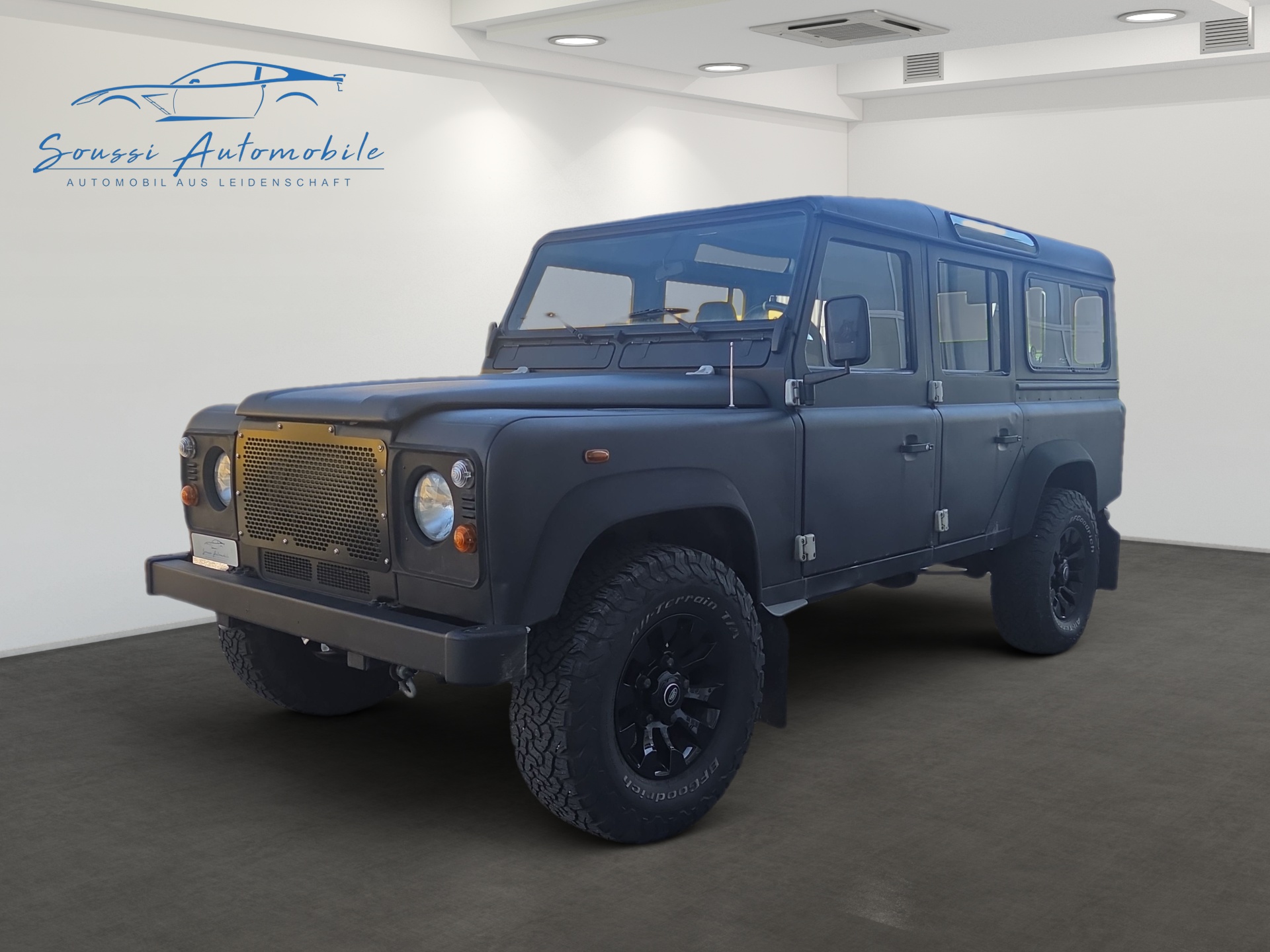 LAND ROVER Defender 110 SW 2.5 Td5-image-0