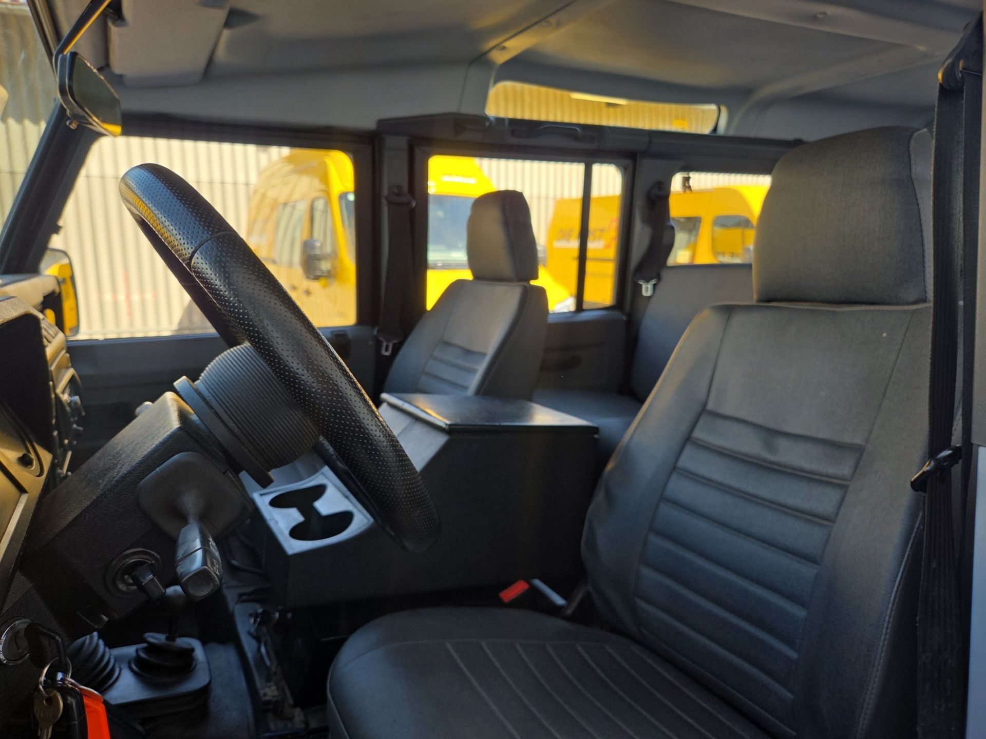 LAND ROVER Defender 110 SW 2.5 Td5-image-9