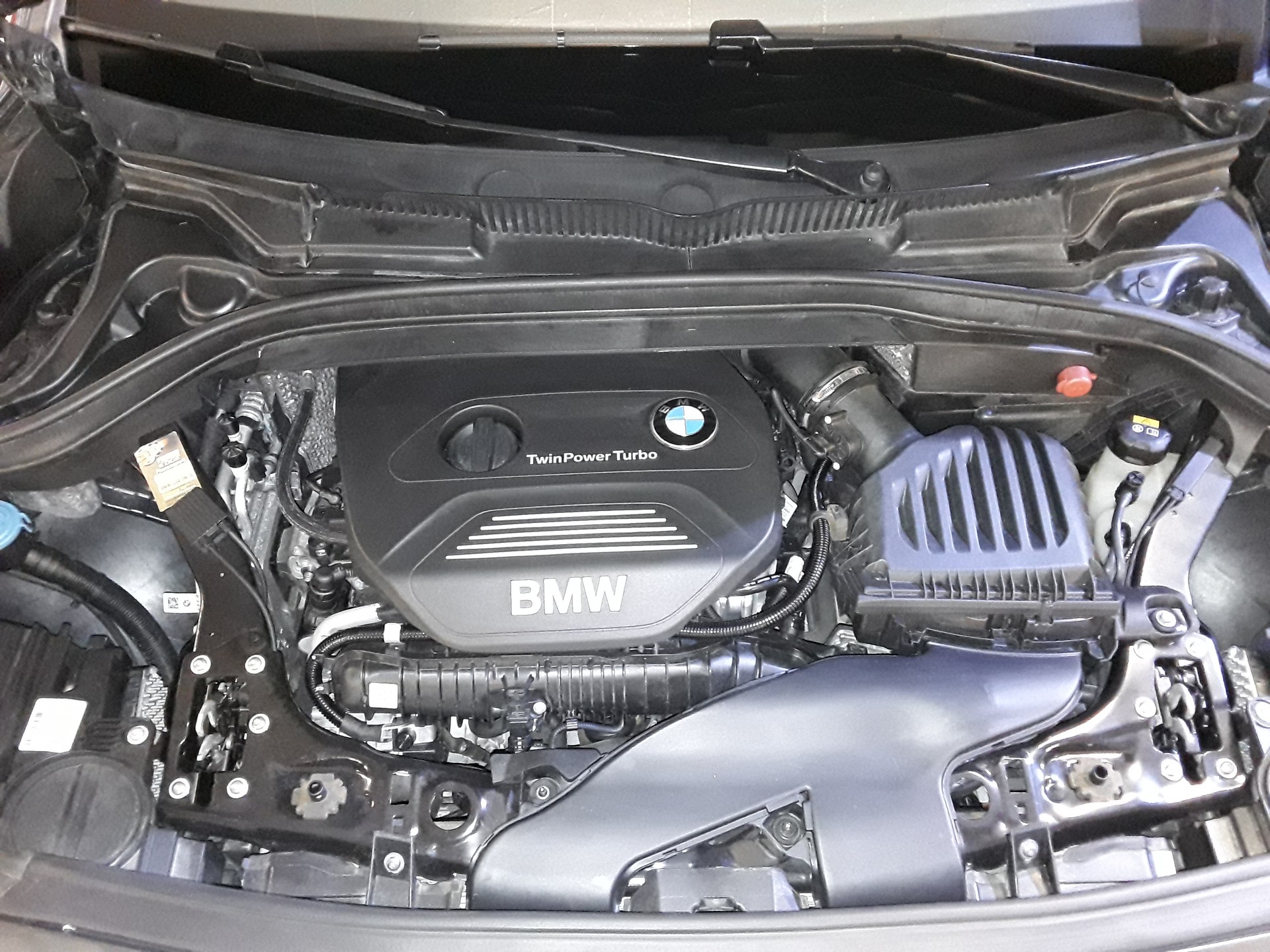 BMW 220i Active Tourer-image-13