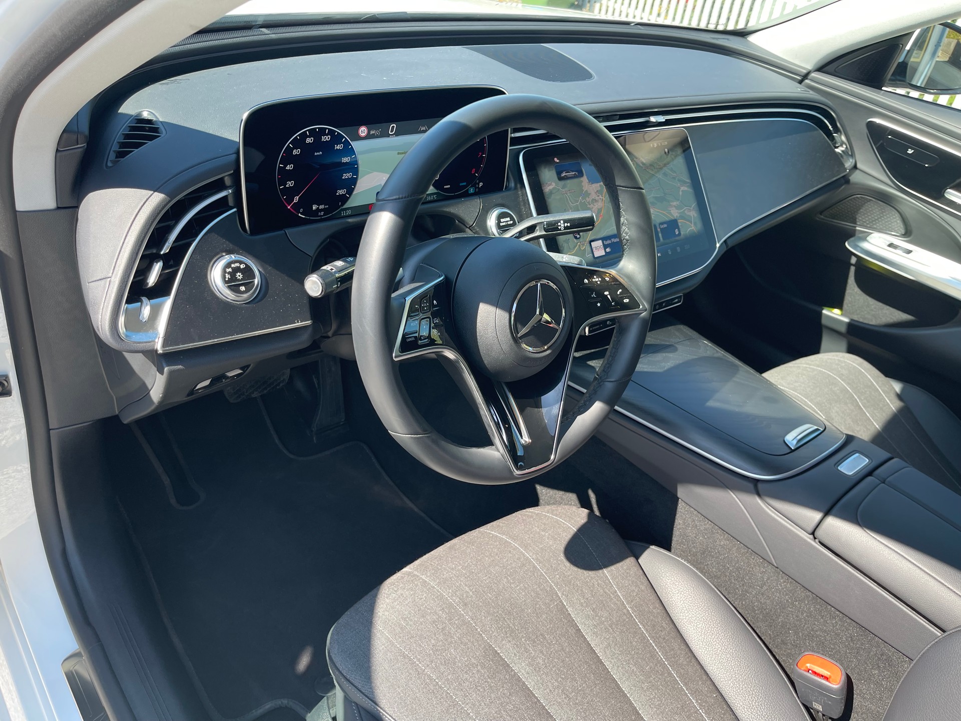MERCEDES-BENZ E 200 9G-Tronic-image-8