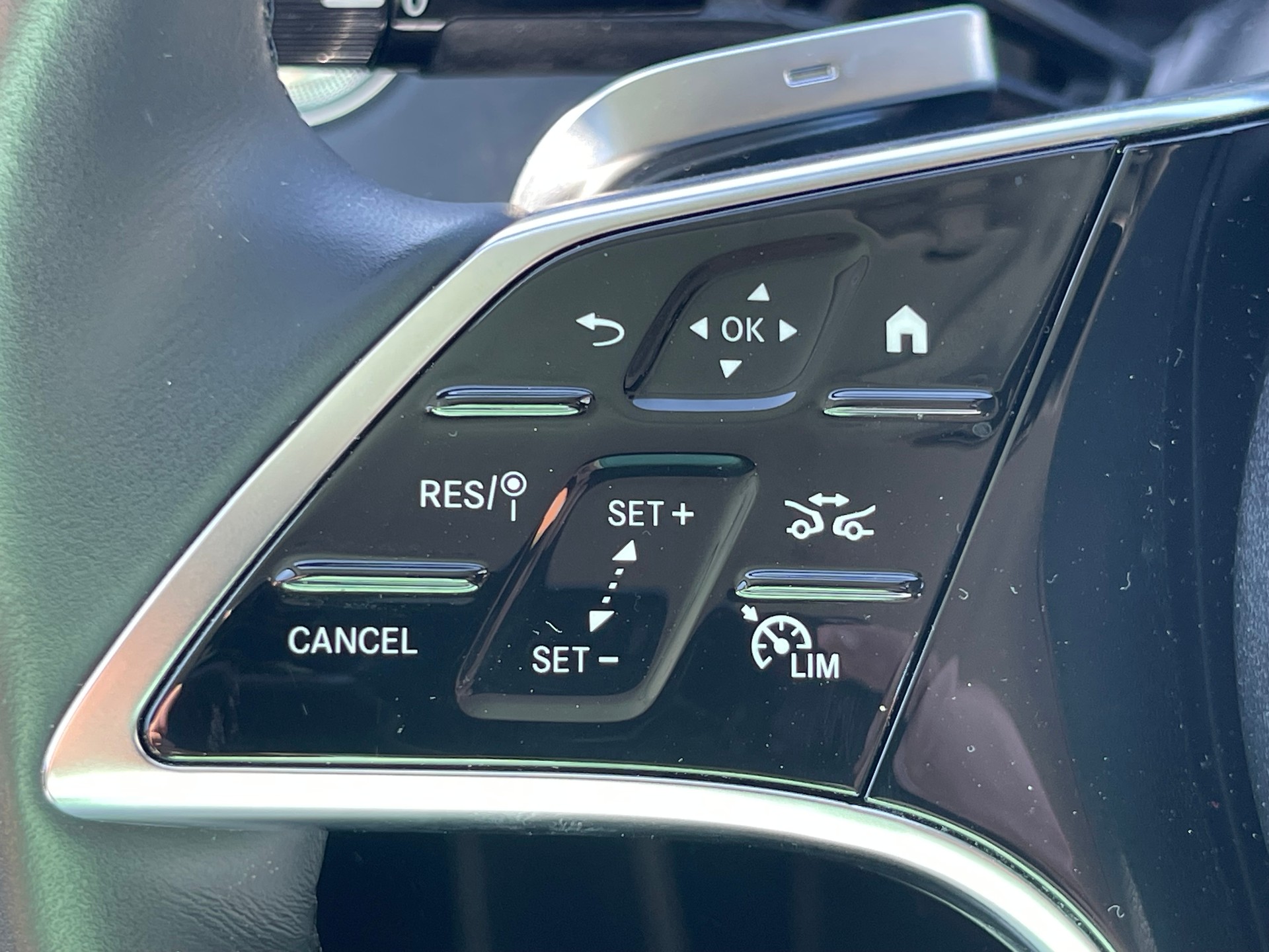 MERCEDES-BENZ E 200 9G-Tronic-image-13