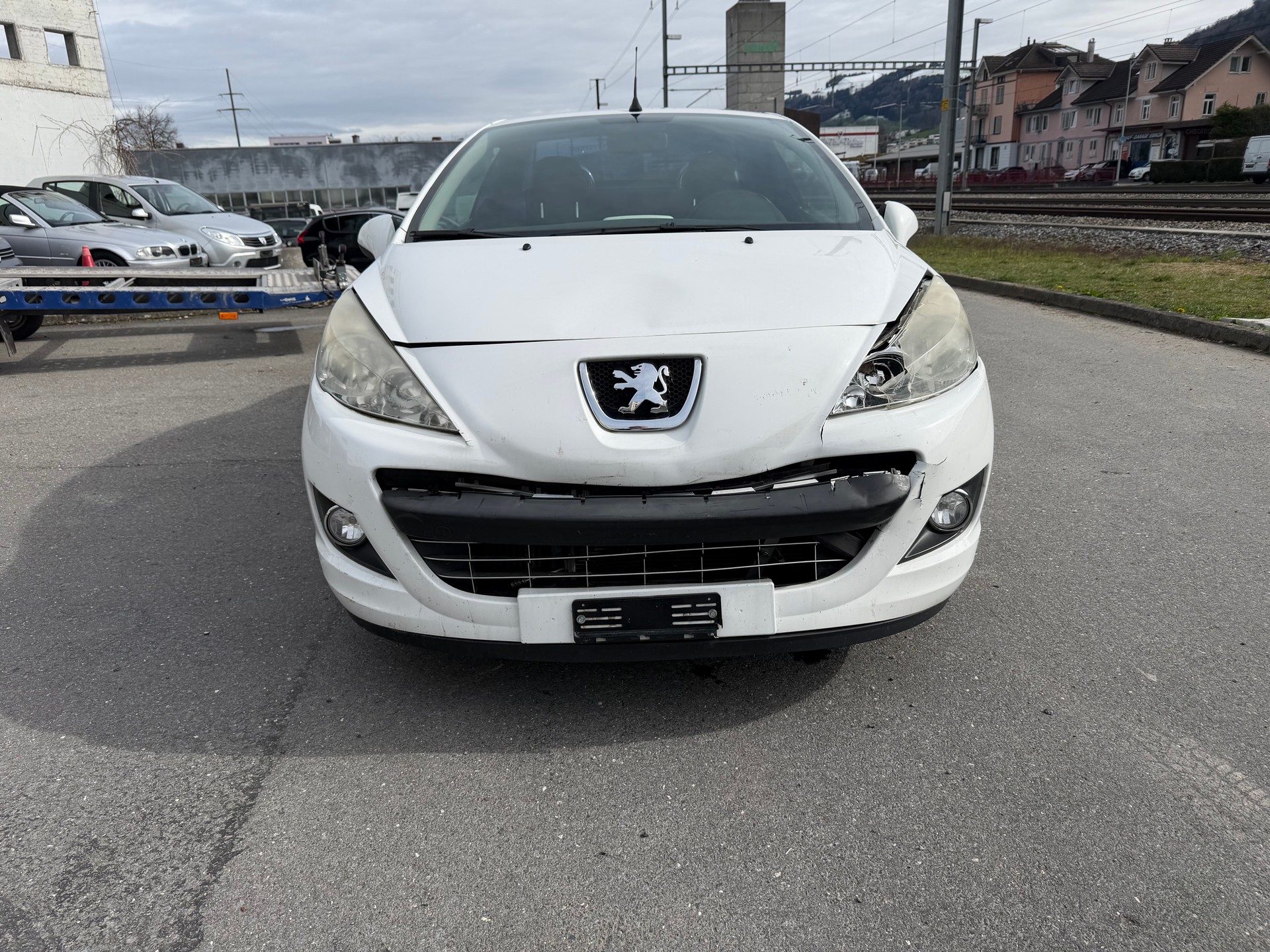 PEUGEOT 207 CC 1.6 16V Turbo Swiss Edition-image-1