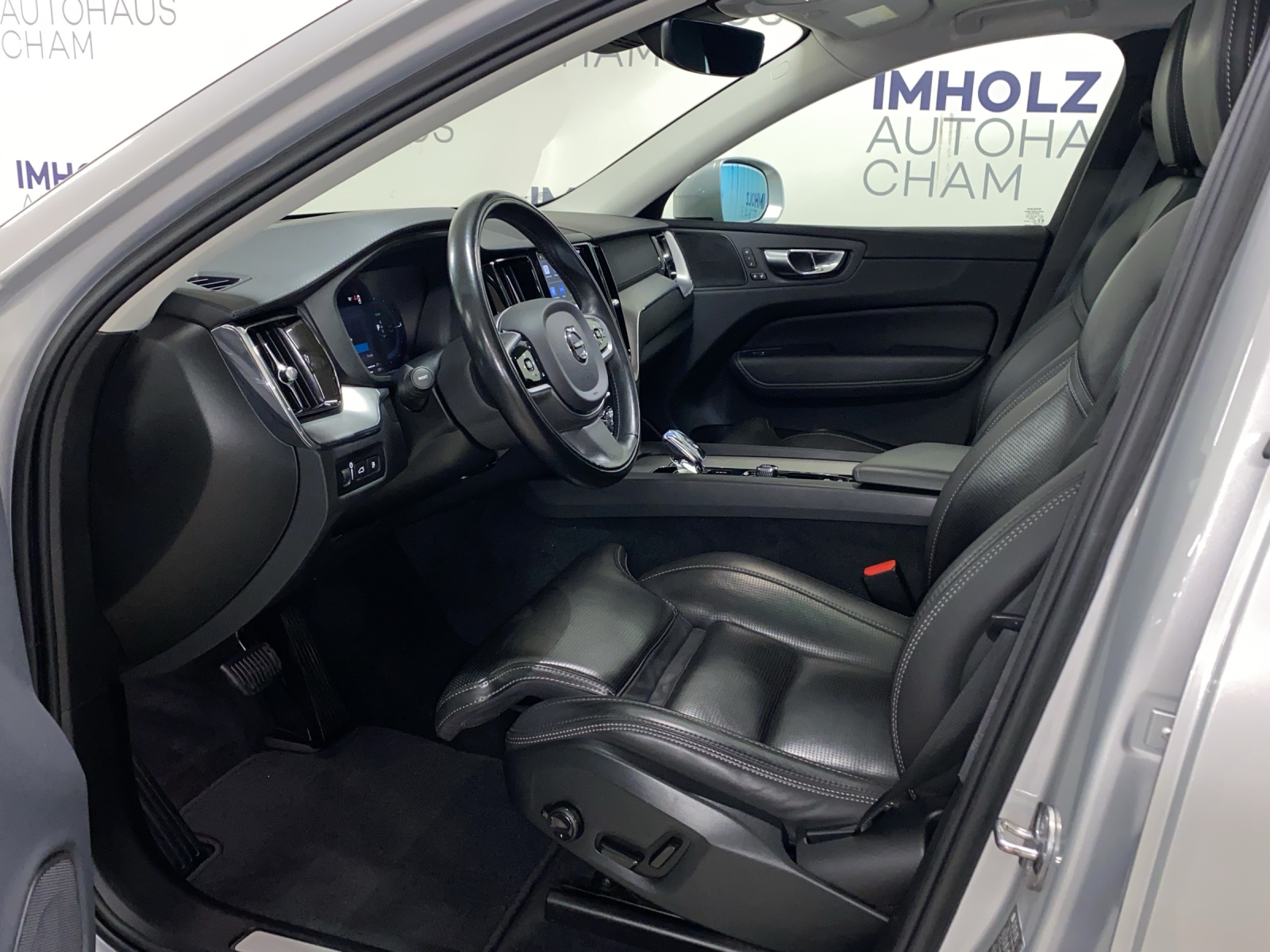 VOLVO XC60 2.0 T6 TE Inscription eAWD-image-15