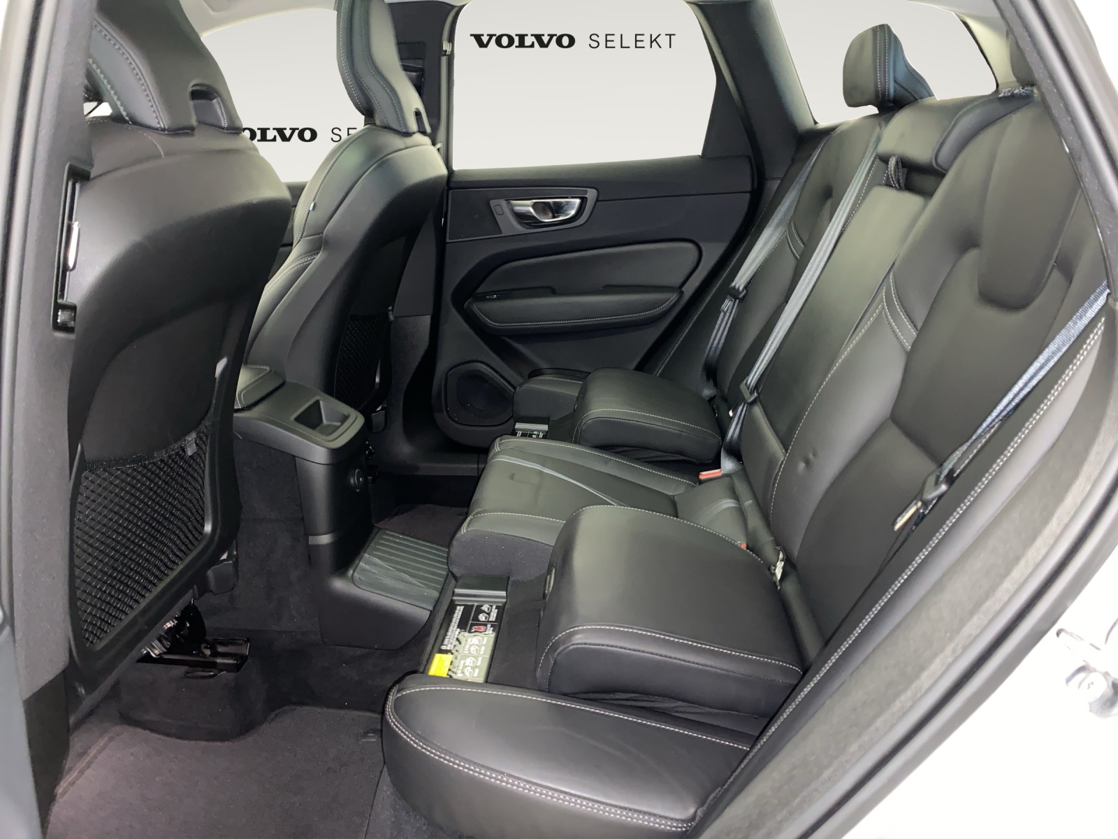 VOLVO XC60 2.0 T6 TE Inscription eAWD-image-12