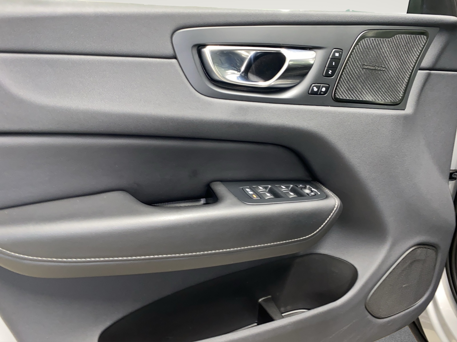 VOLVO XC60 2.0 T6 TE Inscription eAWD-image-11