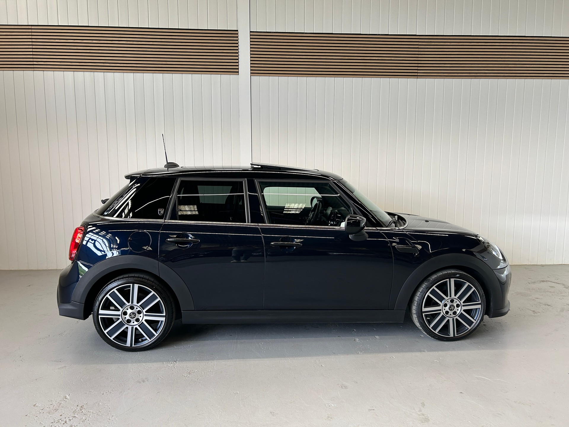 MINI Cooper Steptronic DKG-image-5