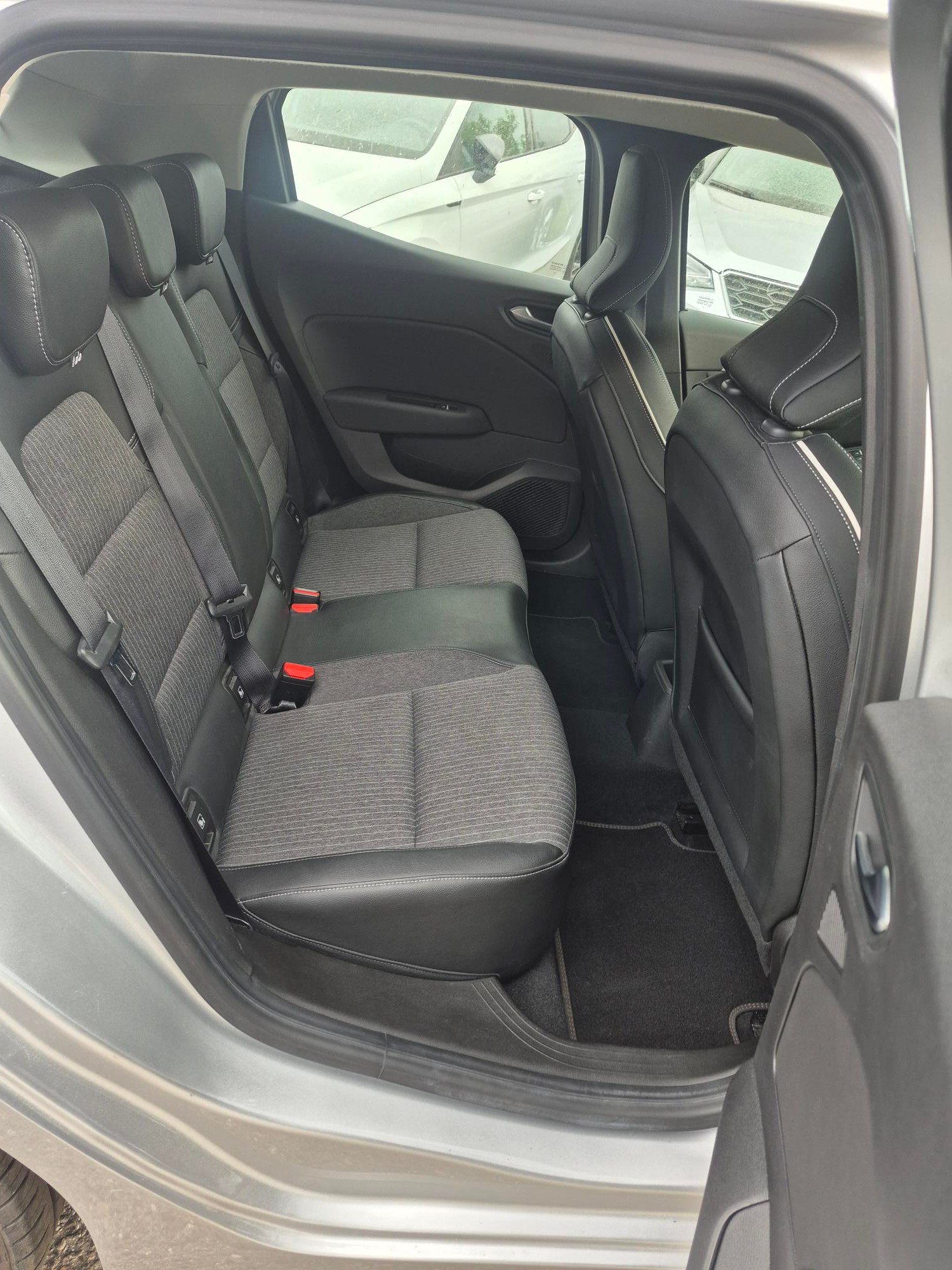 RENAULT Clio 1.3 Intens EDC-image-14