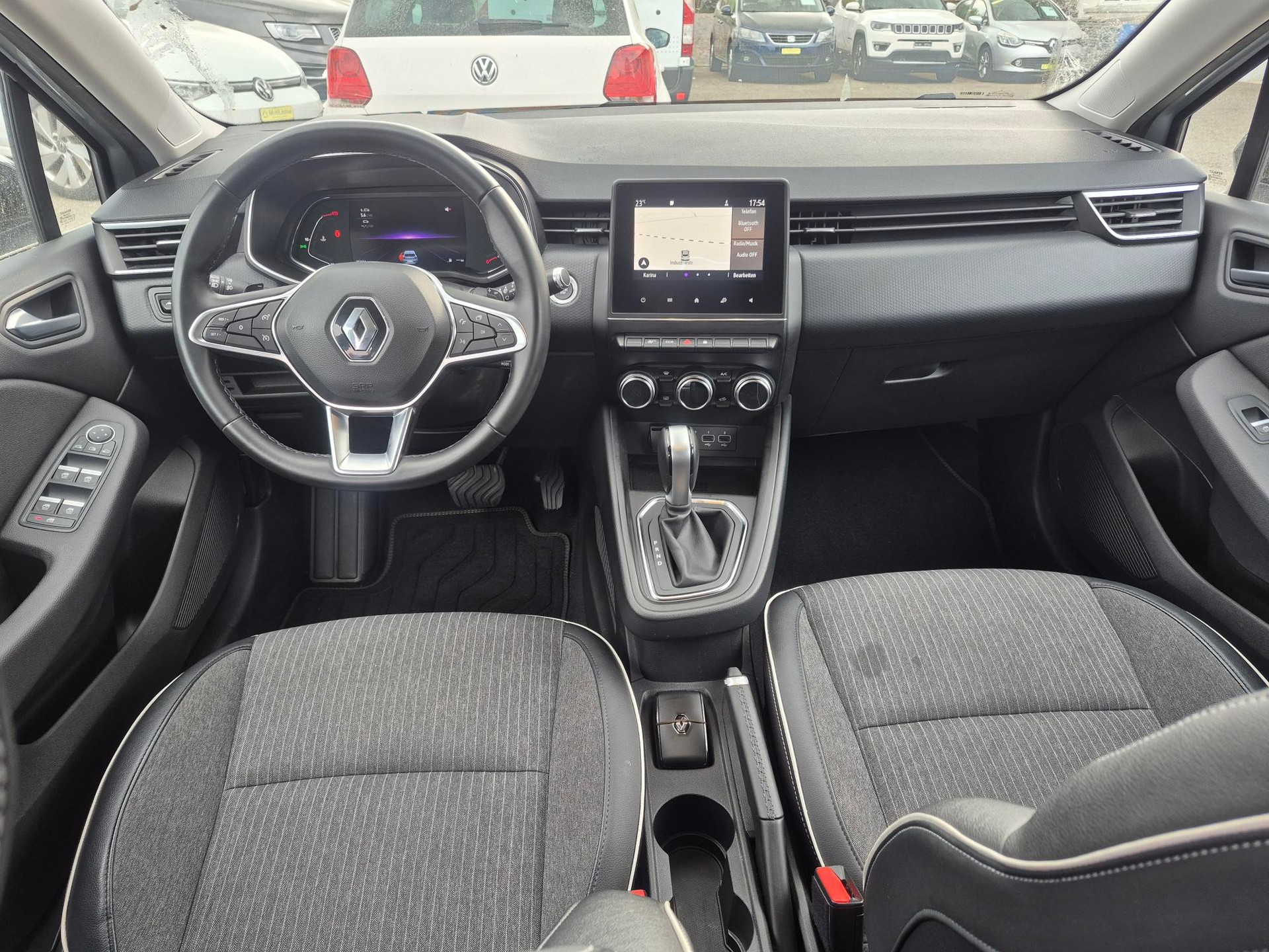 RENAULT Clio 1.3 Intens EDC-image-9