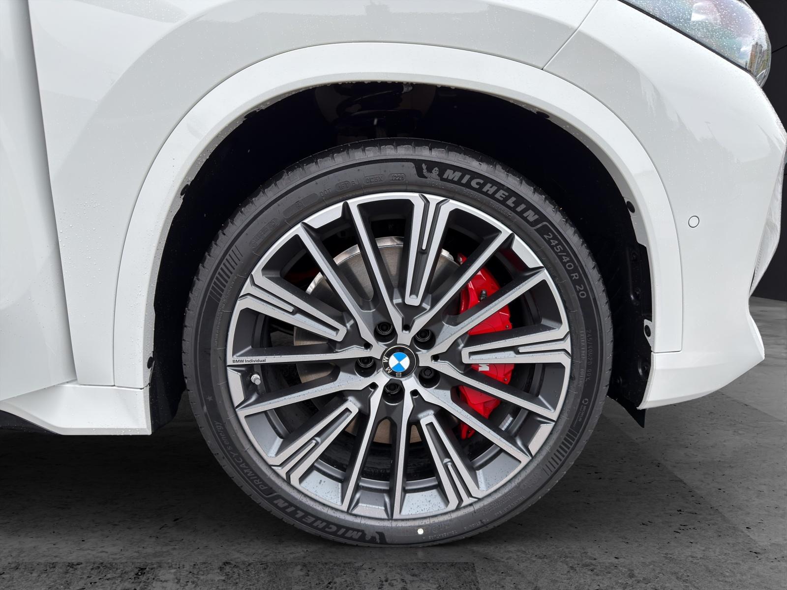 BMW iX1 30 xDrive-image-19