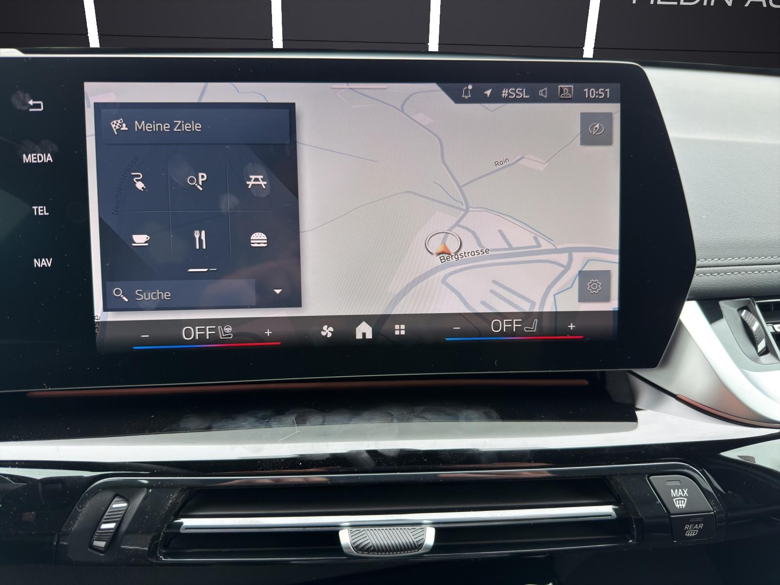 BMW iX1 30 xDrive-image-12