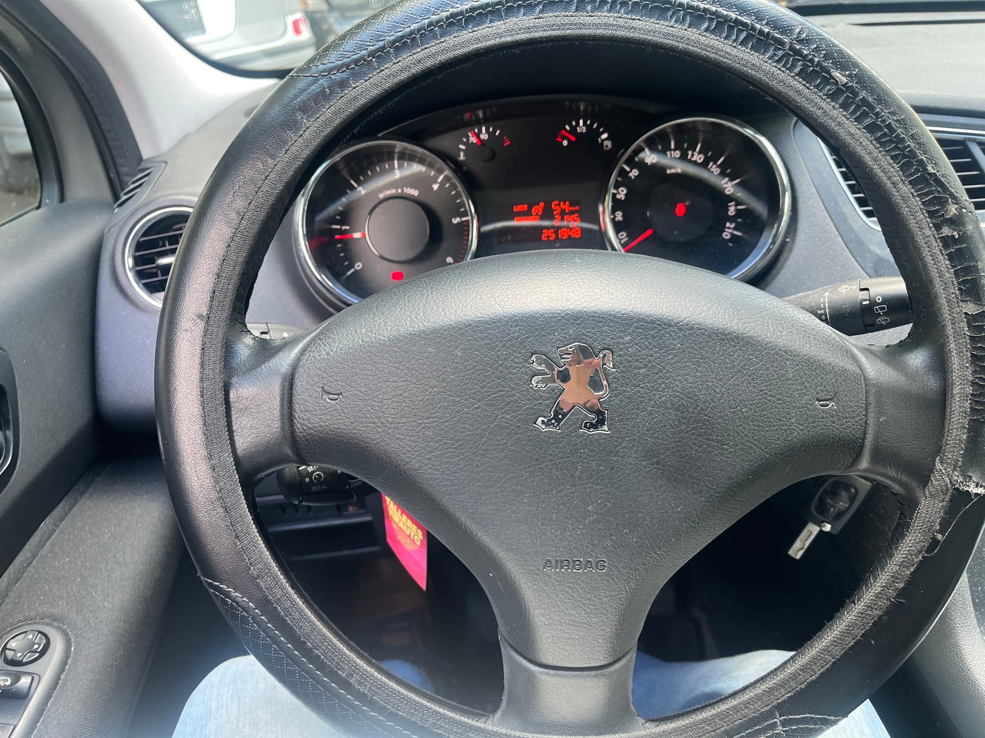 PEUGEOT 5008 1.6 HDI Business-image-7
