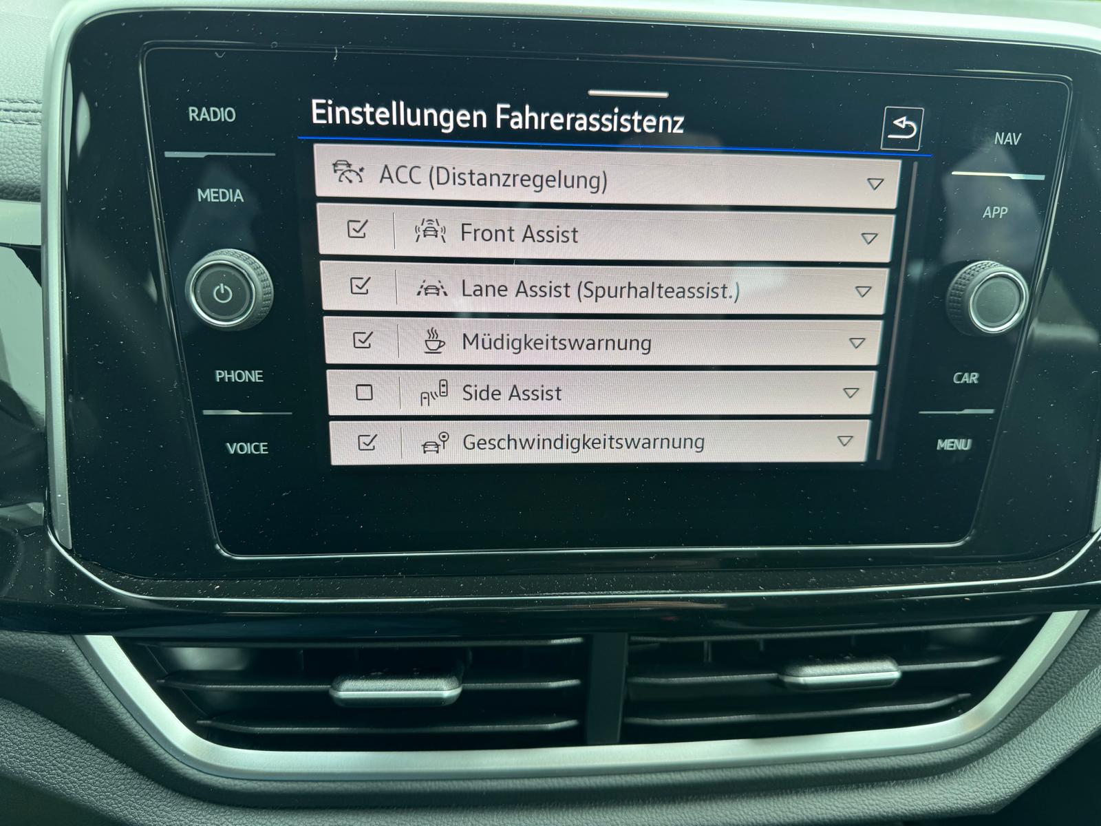 VW T-Roc 2.0 TSI R-Line DSG 4Motion-image-12