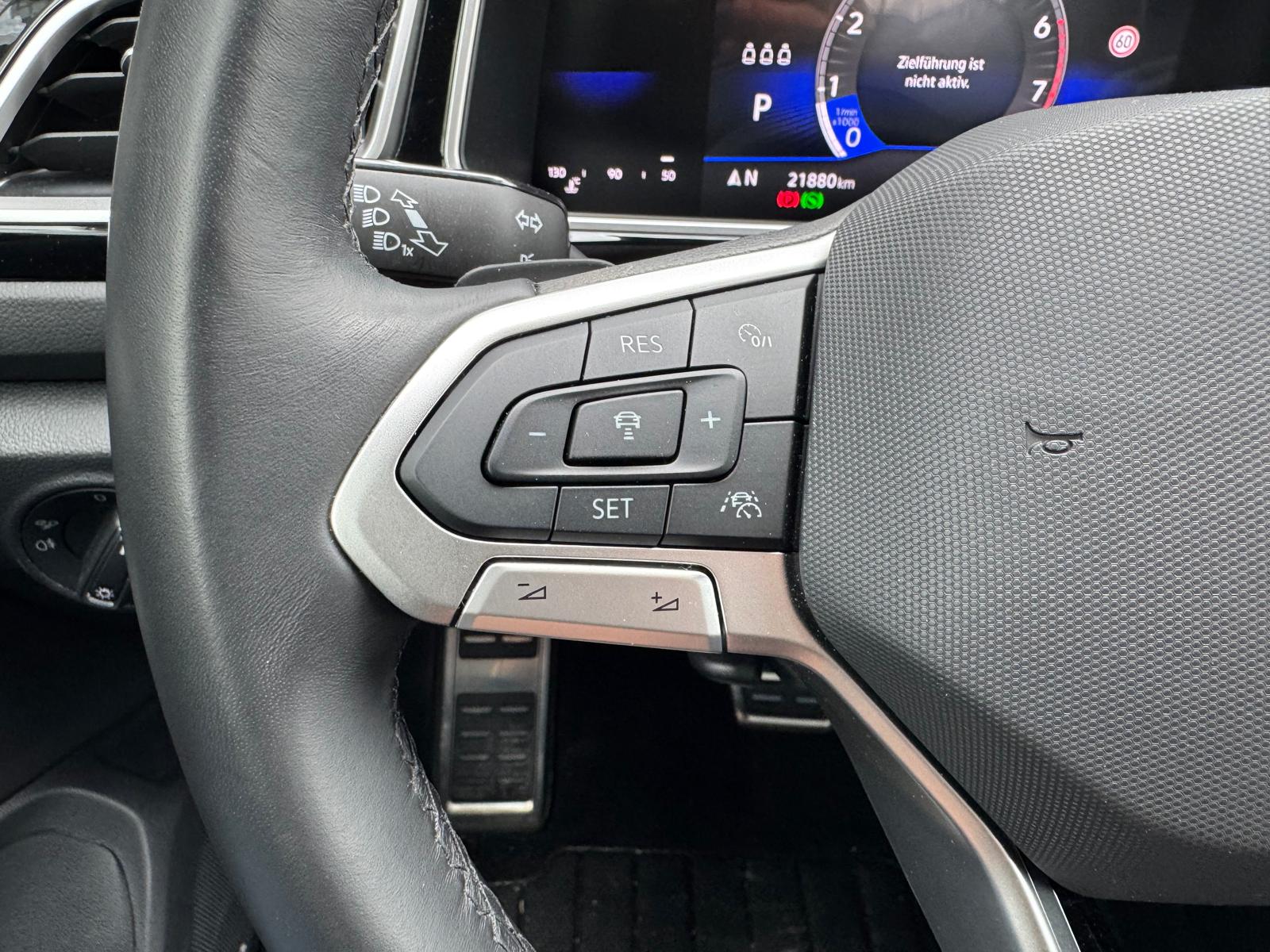VW T-Roc 2.0 TSI R-Line DSG 4Motion-image-8