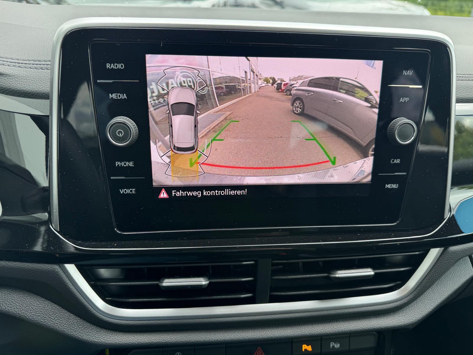 VW T-Roc 2.0 TSI R-Line DSG 4Motion-image-10