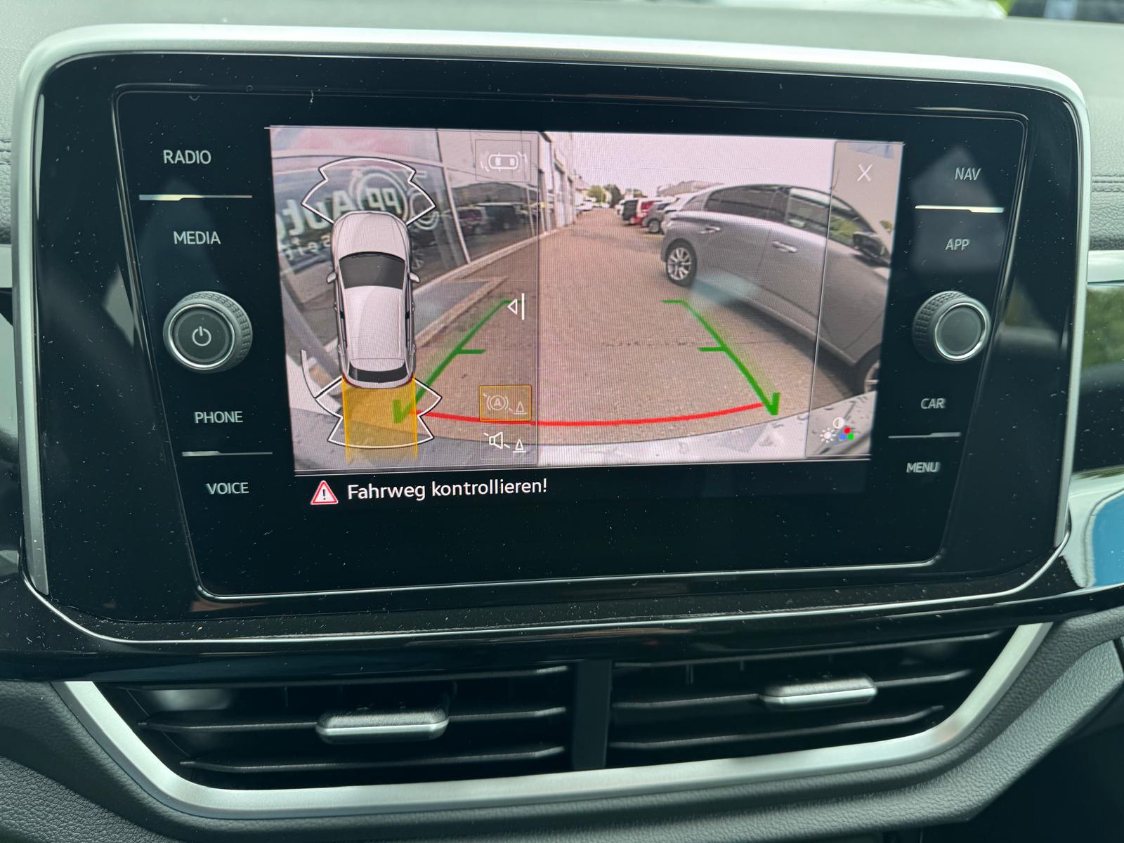 VW T-Roc 2.0 TSI R-Line DSG 4Motion-image-11