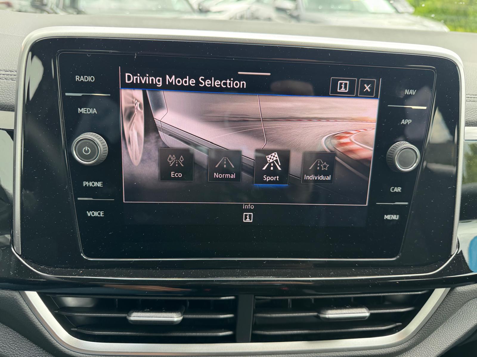 VW T-Roc 2.0 TSI R-Line DSG 4Motion-image-14