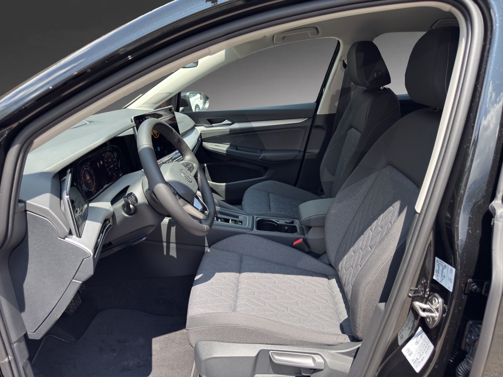 VW Golf 1.5 e TSI mHEV United DSG-image-5