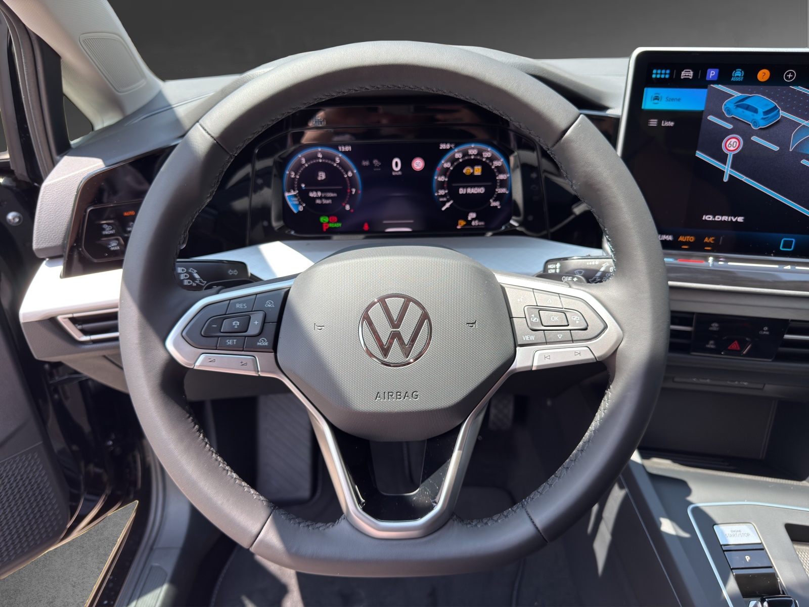 VW Golf 1.5 e TSI mHEV United DSG-image-8
