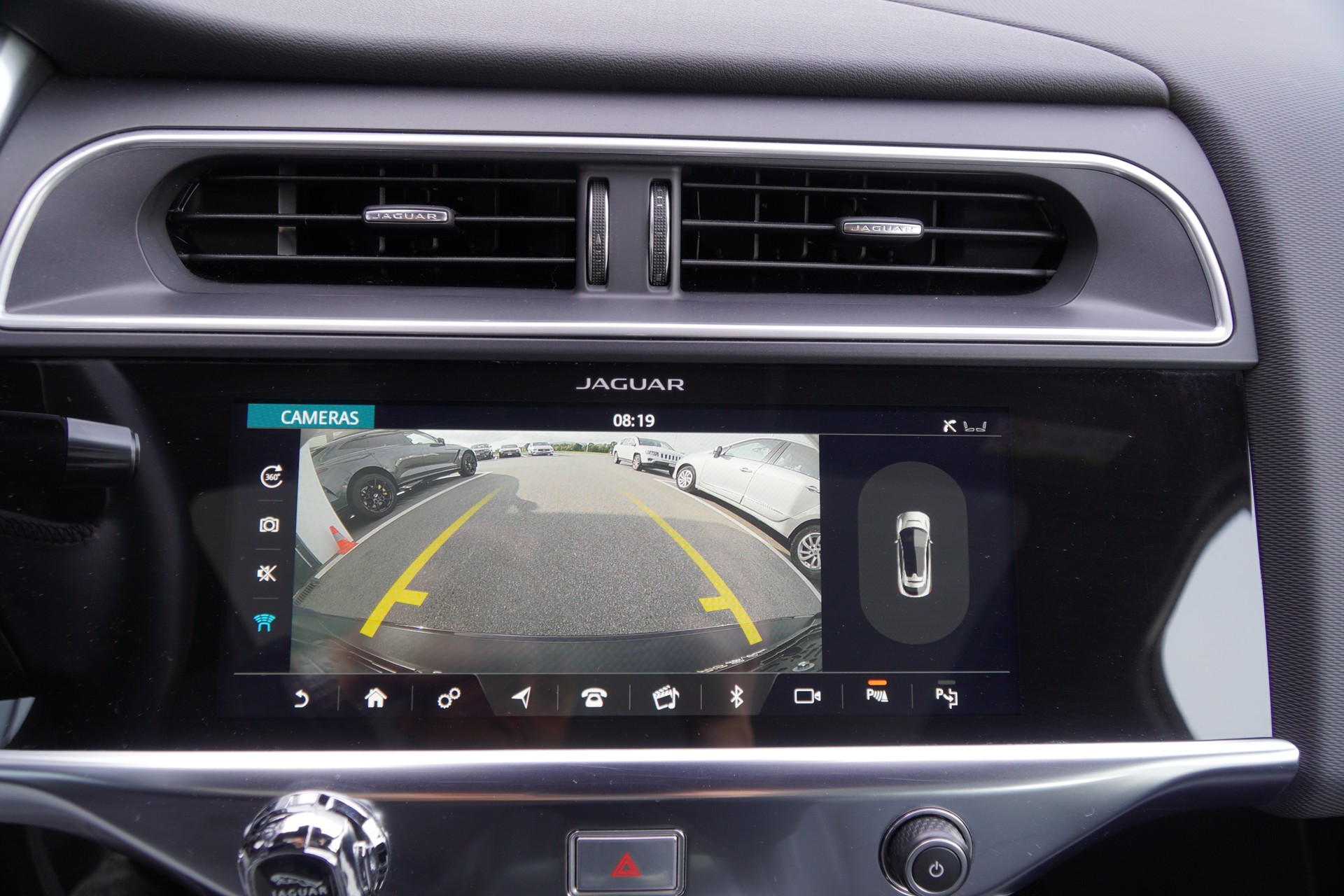 JAGUAR I-Pace EV400 HSE AWD-image-14
