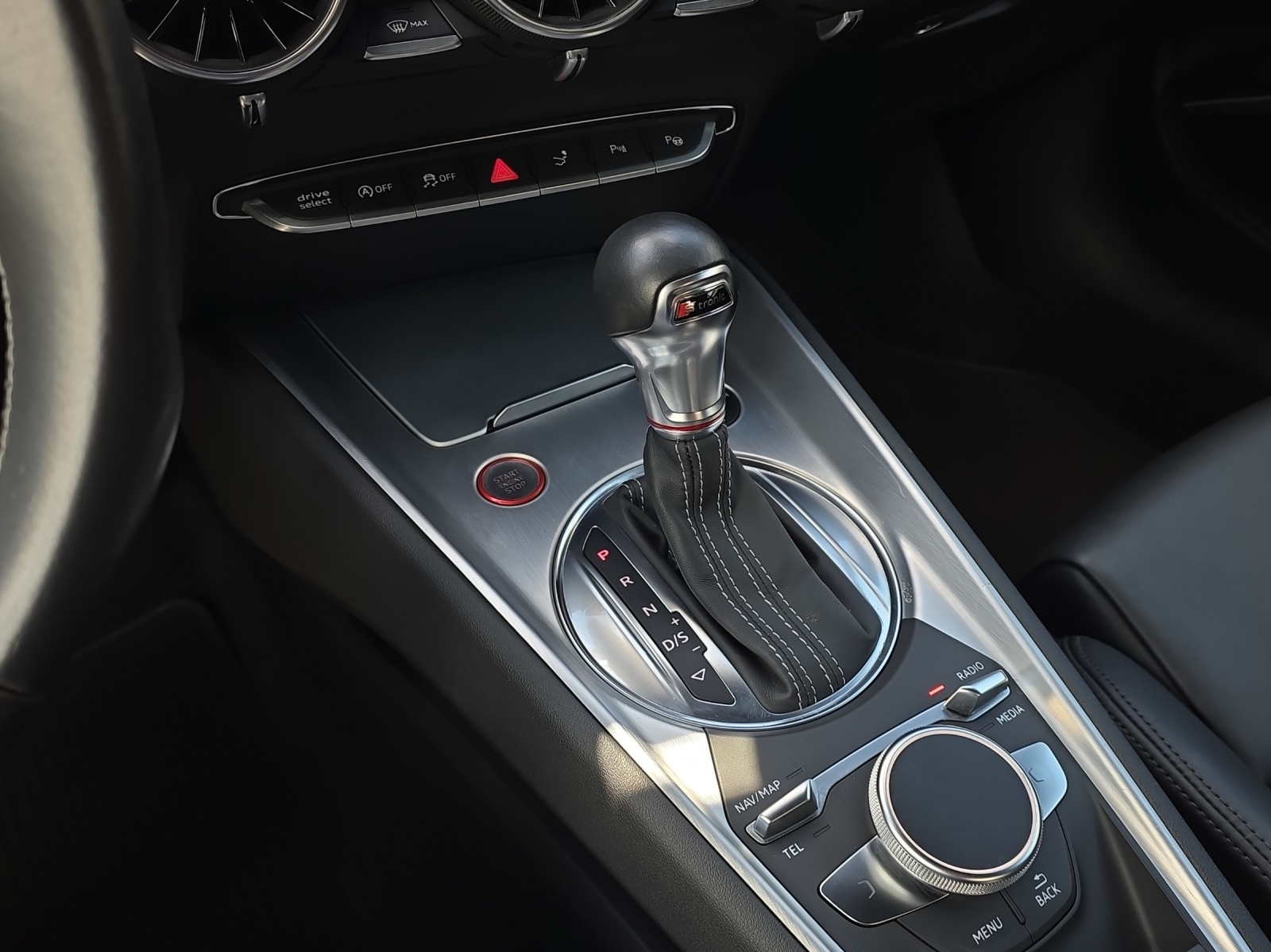AUDI TTS Coupé 2.0 TFSI quattro S-tronic-image-11