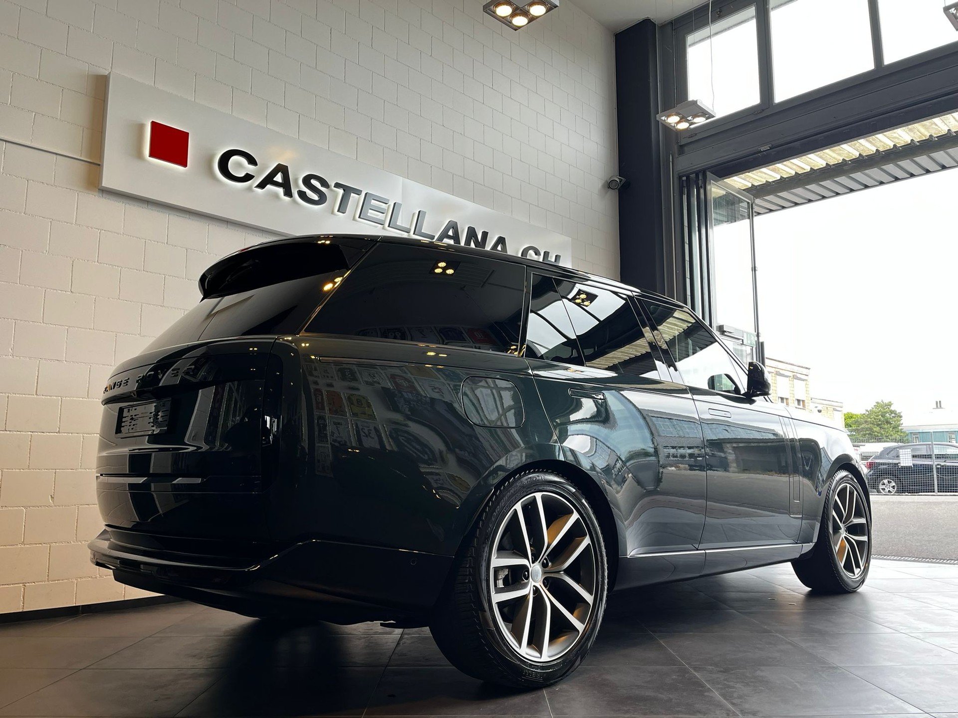 LAND ROVER RR D350 3.0D I6 HSE-image-6