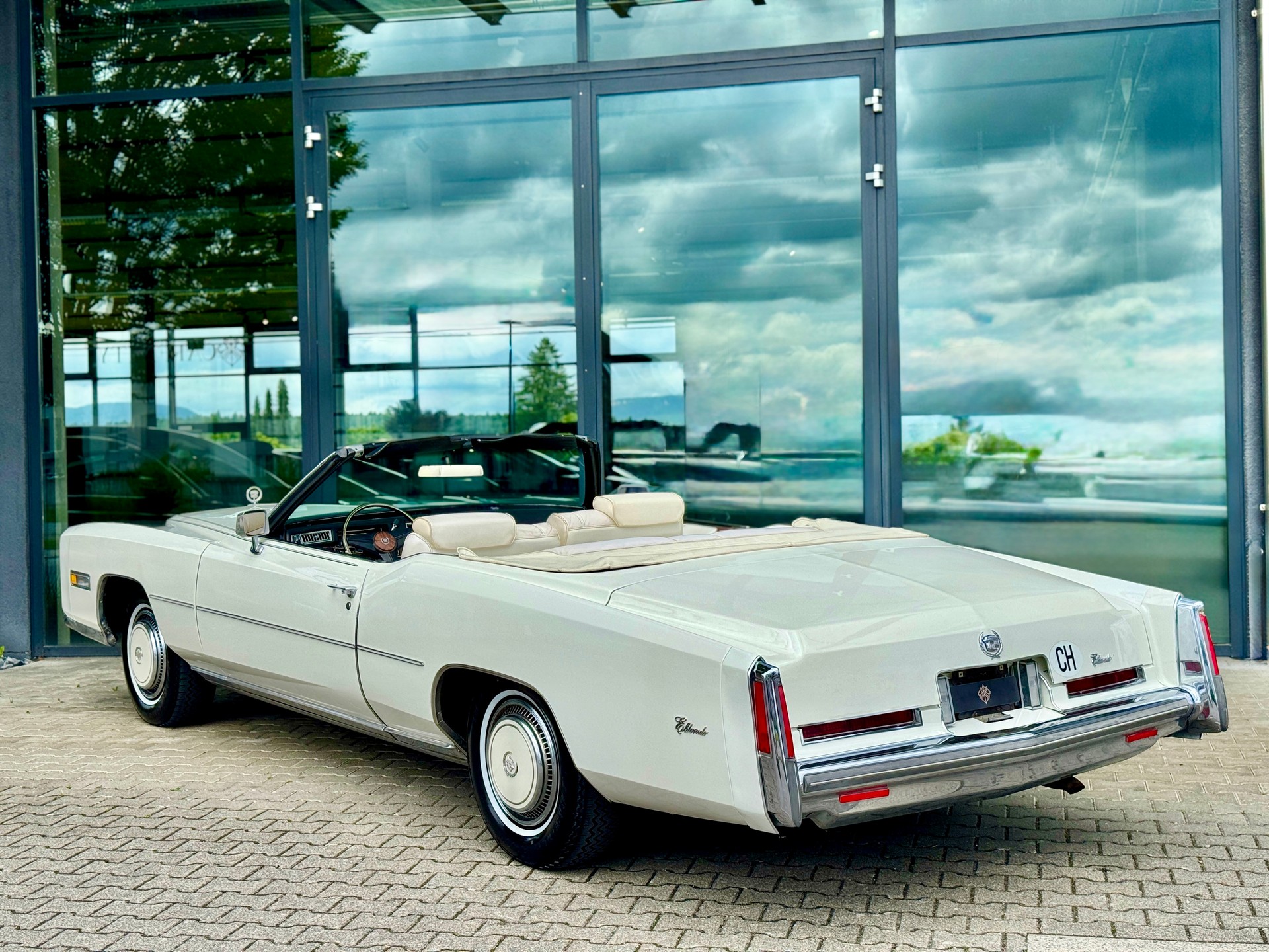 CADILLAC ELDORADO CABRIOLET *Veteran*-showroom-element-3