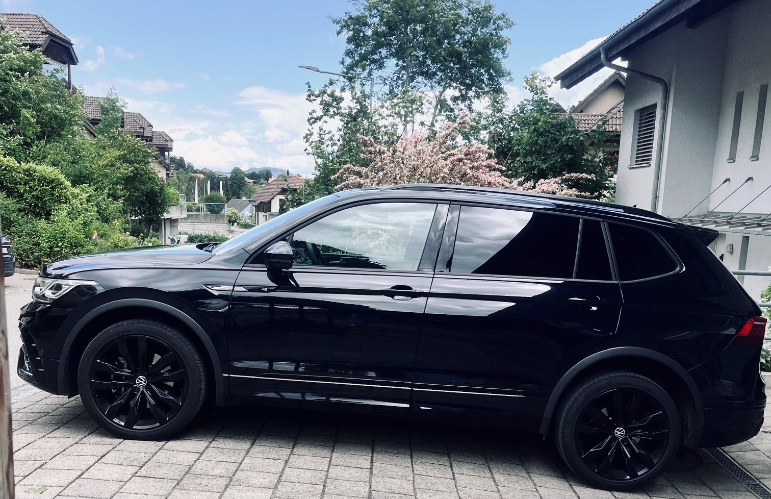 VW 2.0 TSI R-Line DSG Allspace-image-0