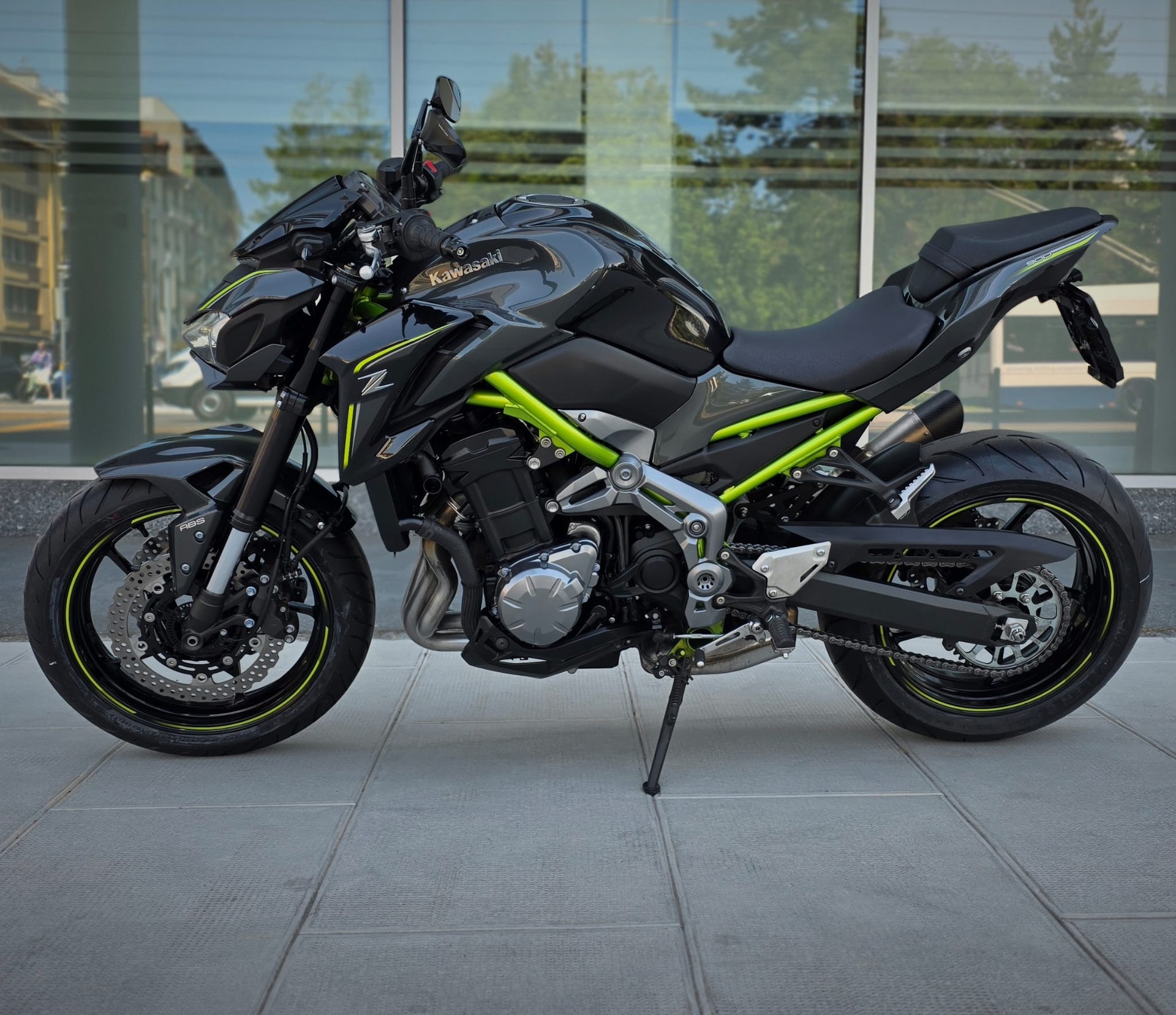 KAWASAKI Z 900-showroom-element-1
