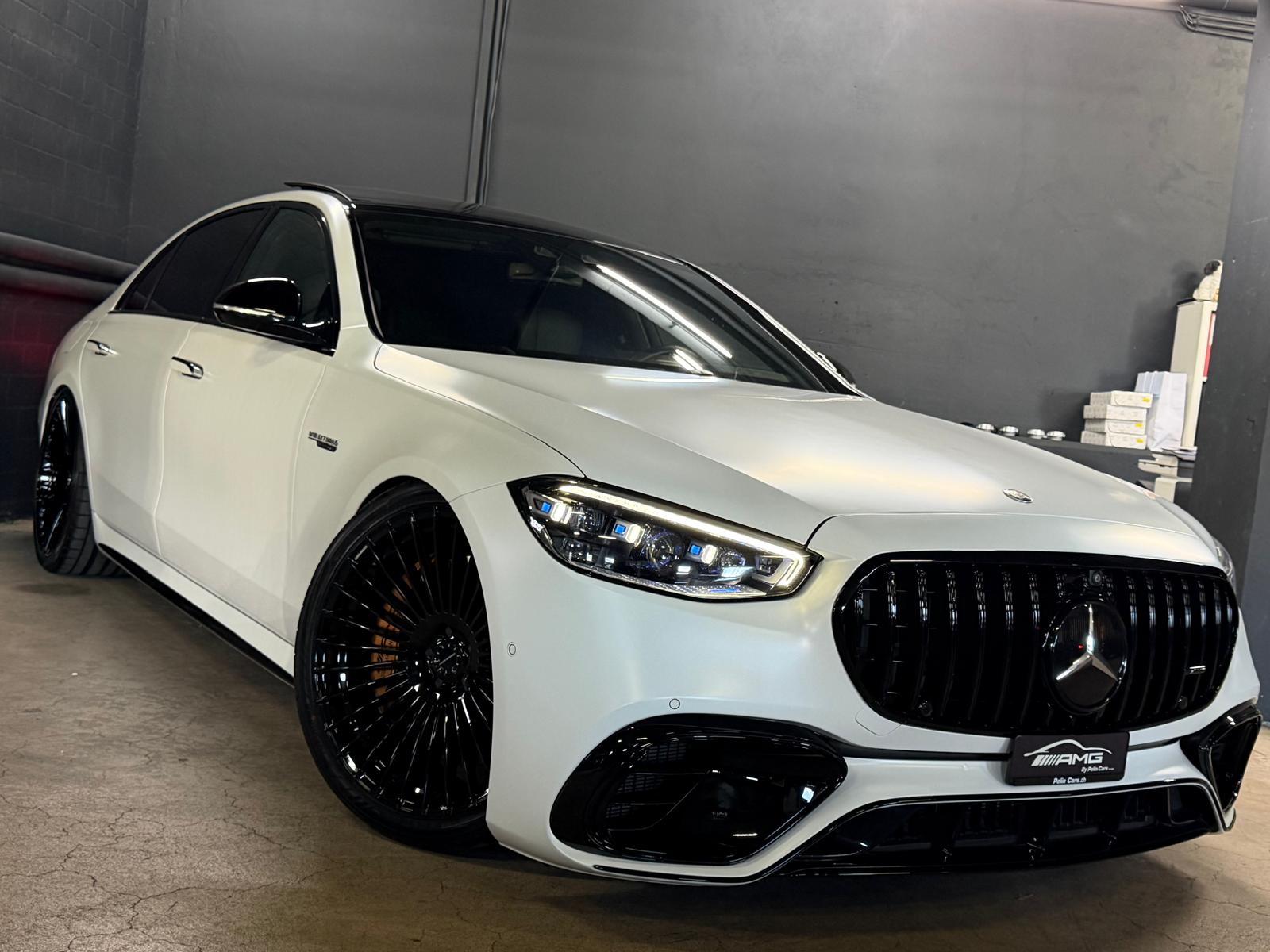 MERCEDES-BENZ S 63 AMG Limited White Matt Black E Performance 4Matic 802PS Lang Version Einzelstück Vollausstattung Gratisservice und Garantie-showroom-element-3