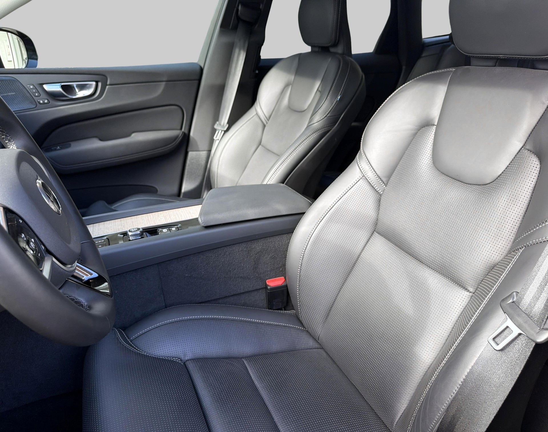 VOLVO XC60 2.0 T8 TE Plus Dark eAWD-image-13