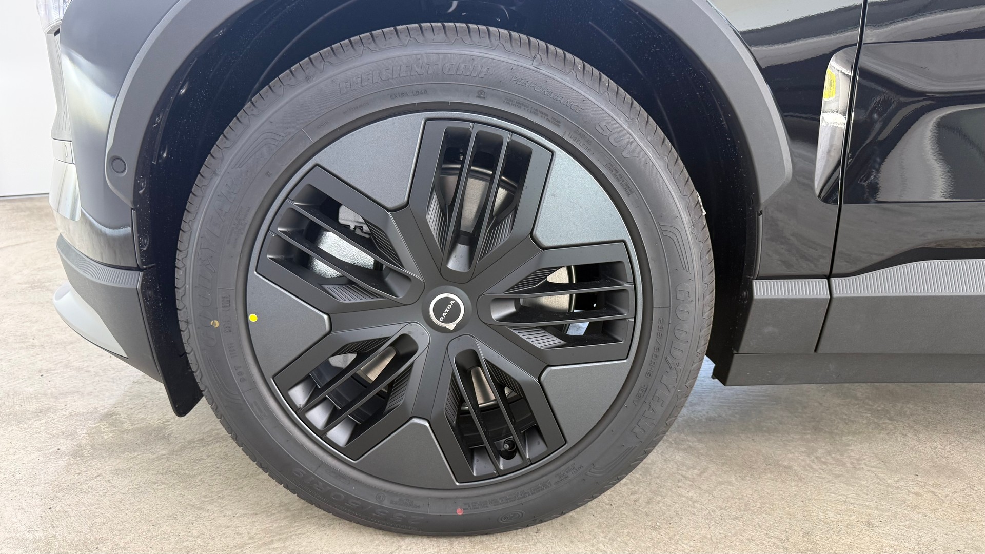 VOLVO EX 30 CC E60 Twin Performance A-image-7