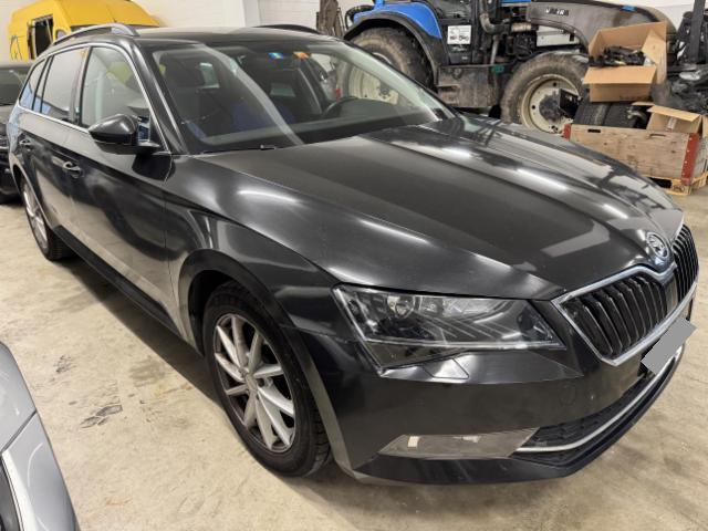 SKODA Superb Combi 2.0 TDi SportLine+ DSG