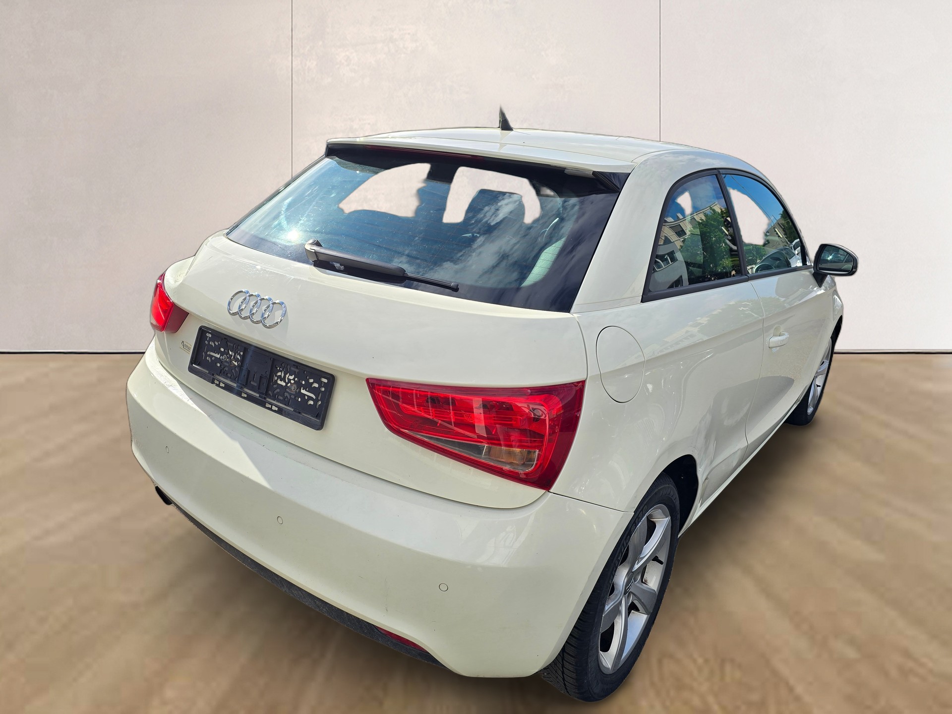 AUDI A1 1.2 TFSI Attraction-image-3