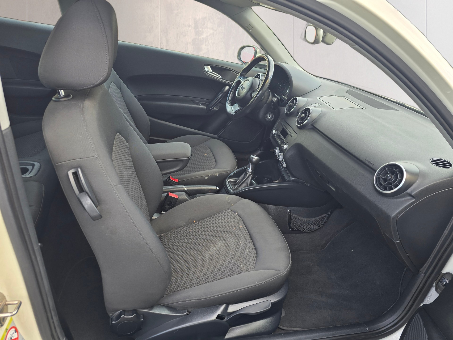 AUDI A1 1.2 TFSI Attraction-image-14